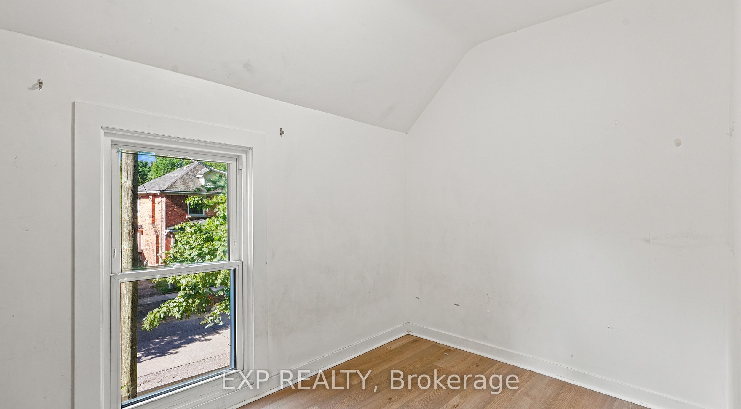 20 Henry Street Property Photo 36