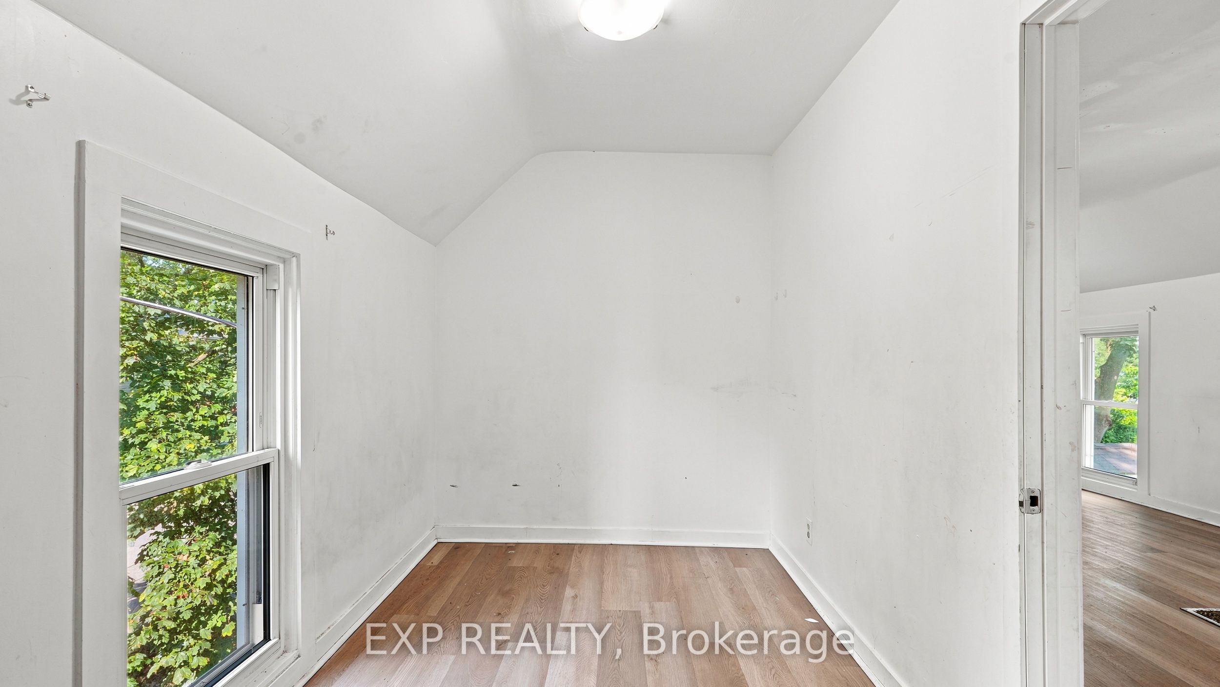 20 Henry Street Property Photo 38