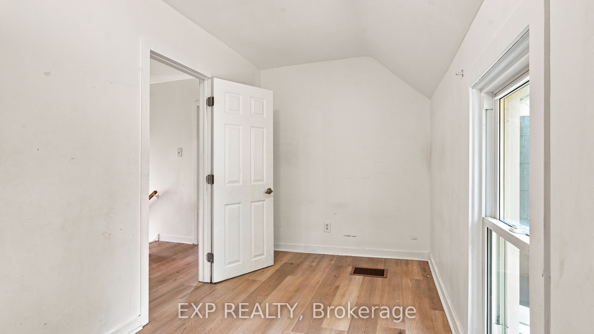 20 Henry Street Property Photo 39