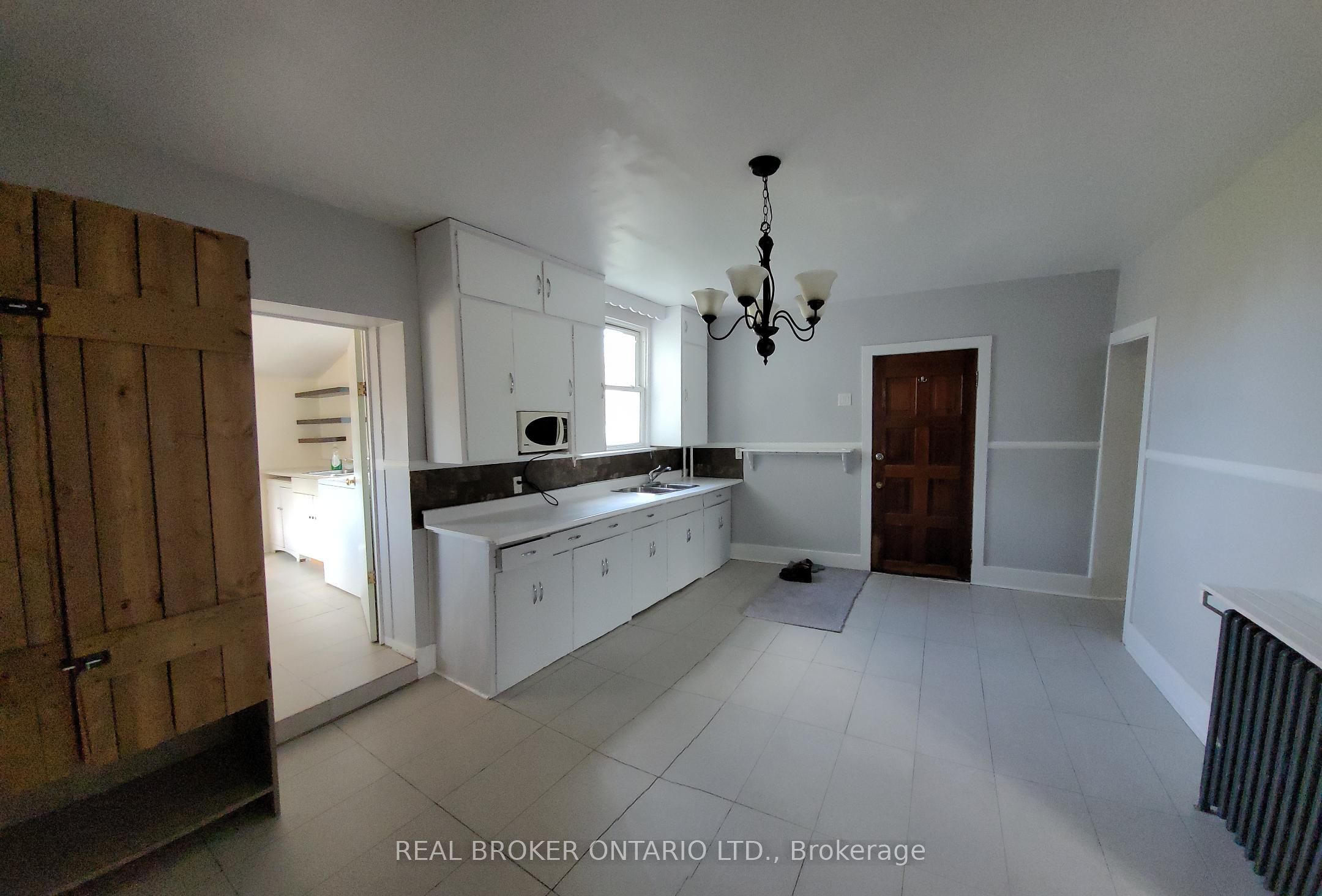 426 Phipps Street Property Photo 8