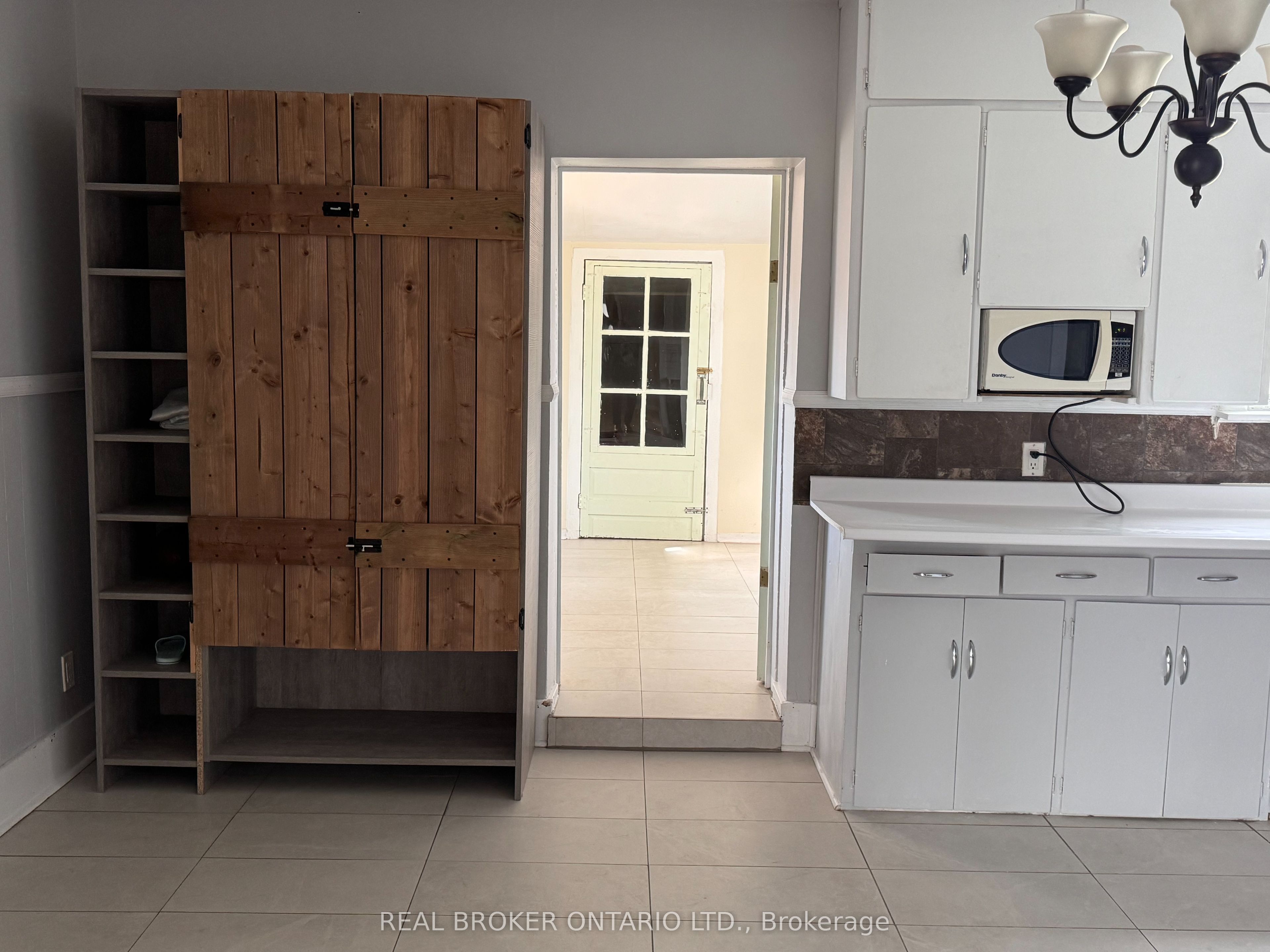 426 Phipps Street Property Photo 10