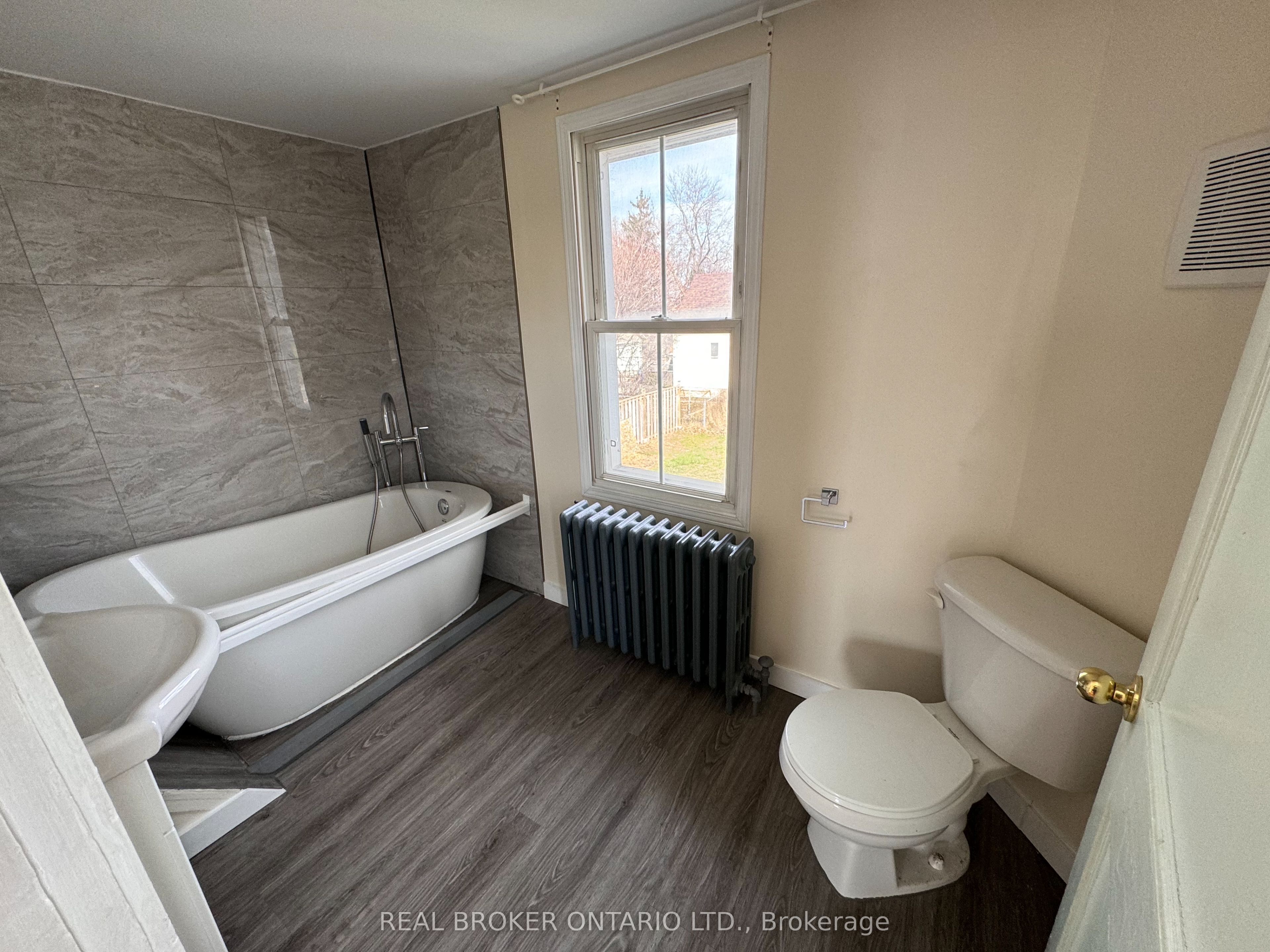 426 Phipps Street Property Photo 32