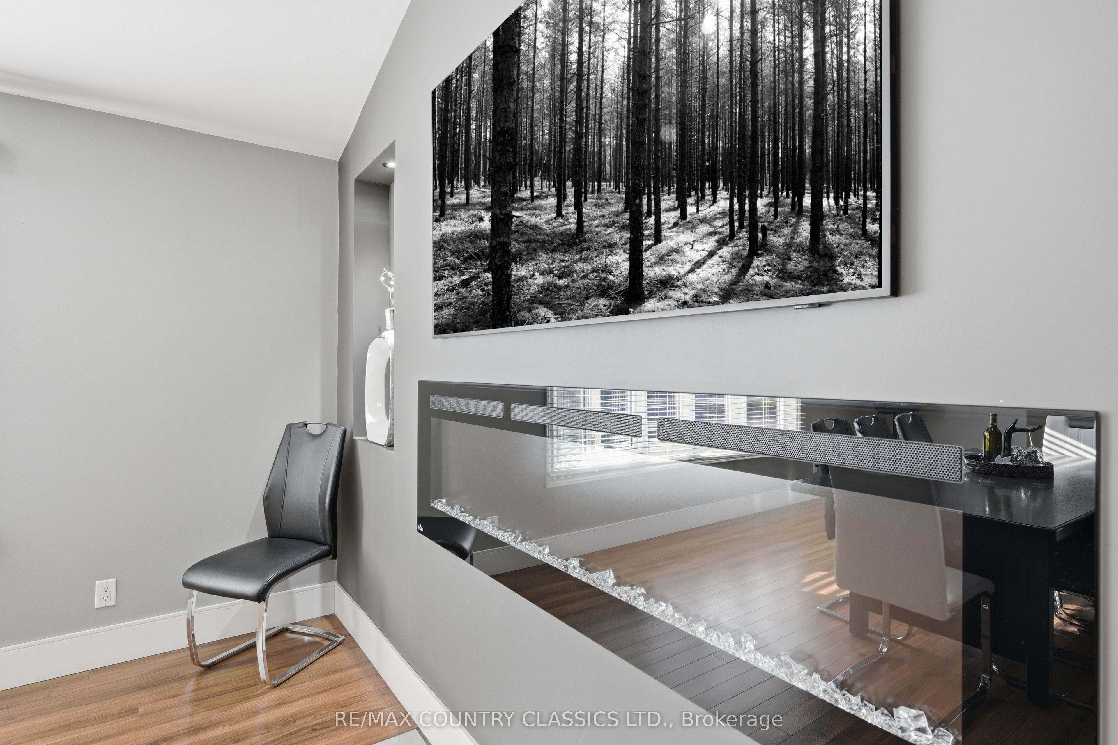 158 Bridge Street W Property Photo 15