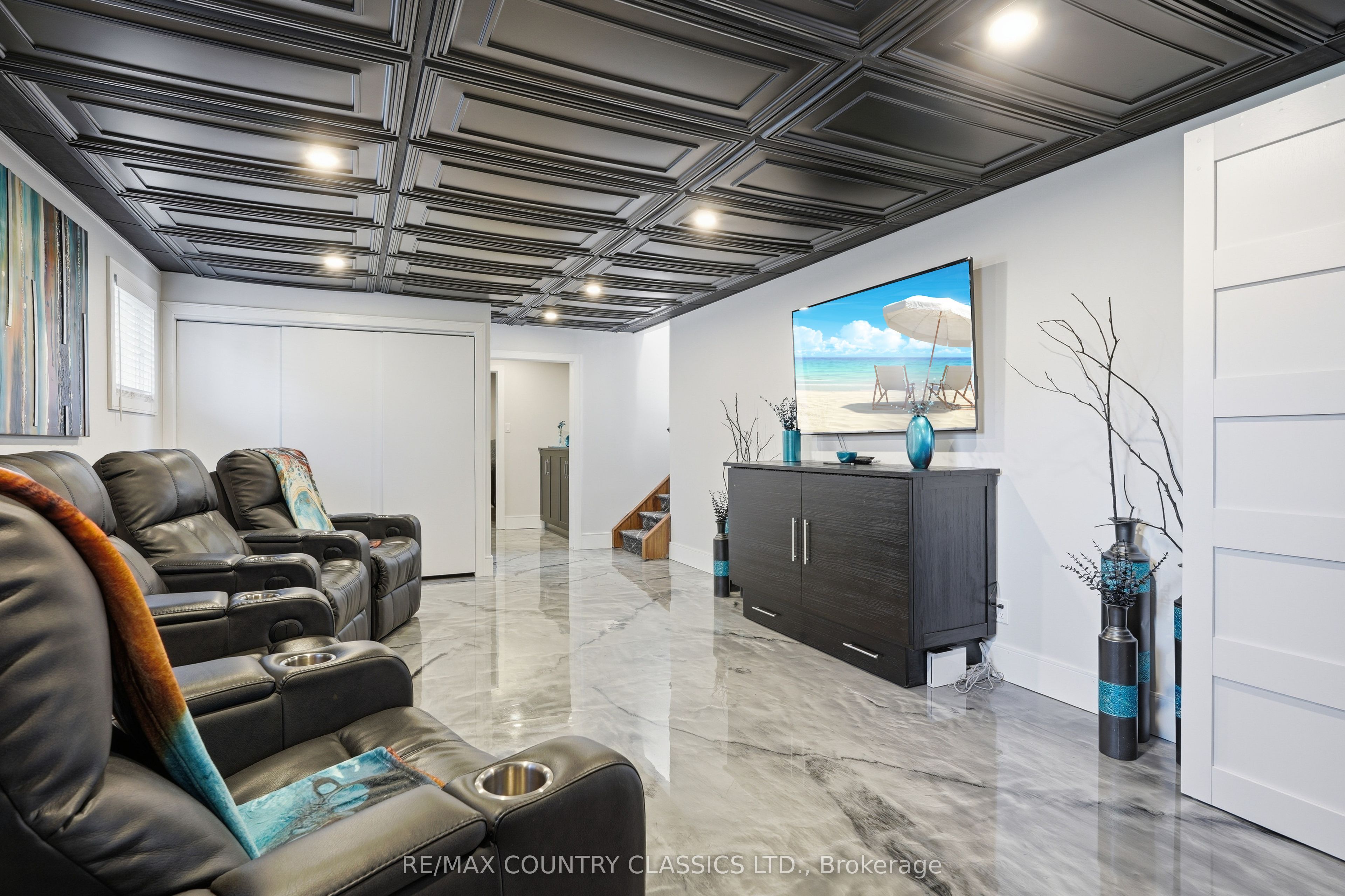 158 Bridge Street W Property Photo 25