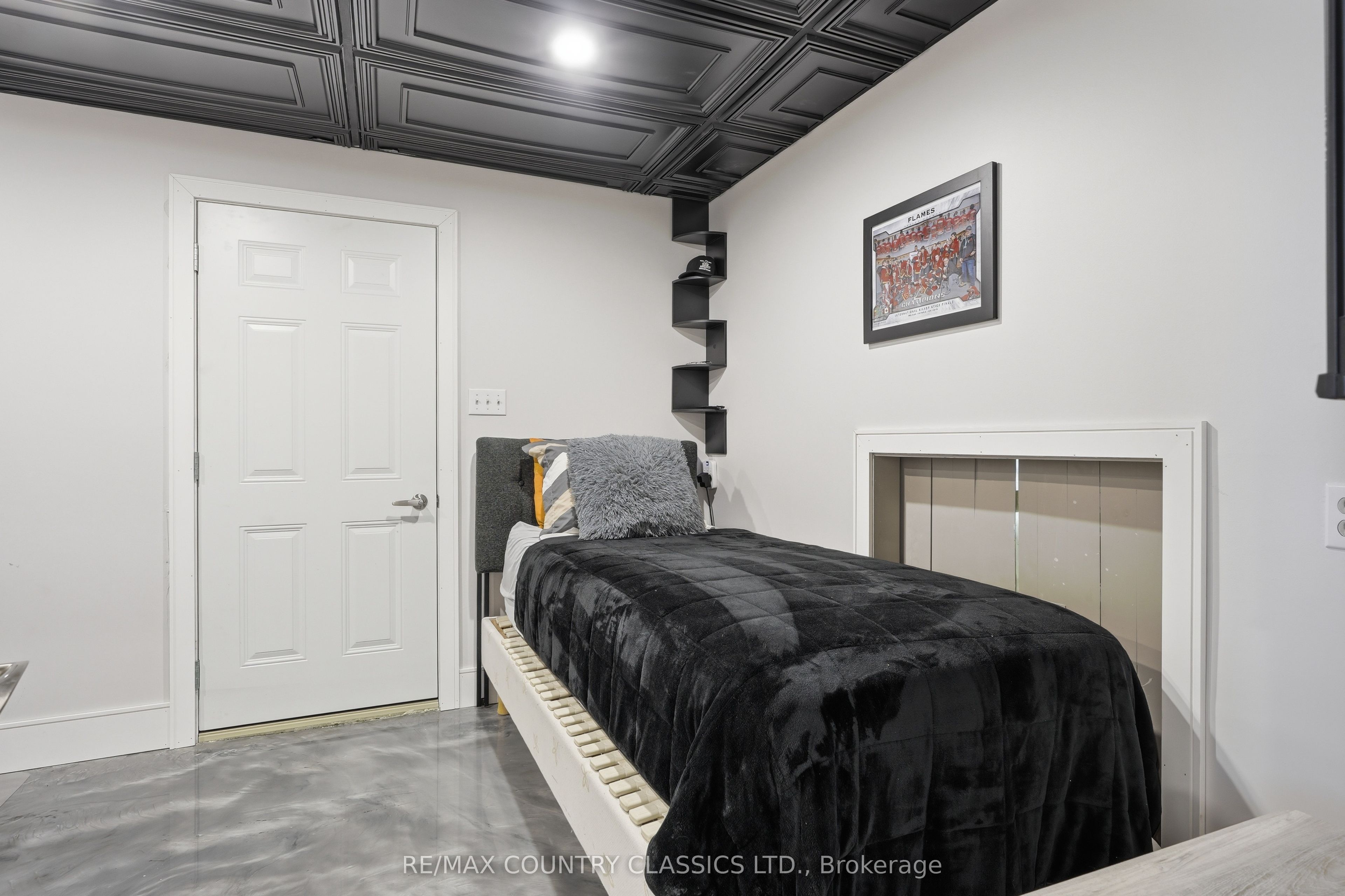 158 Bridge Street W Property Photo 28