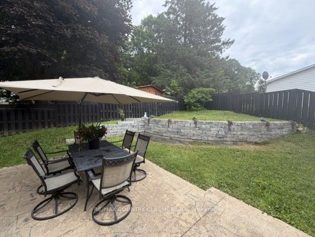 158 Bridge Street W Property Photo 34