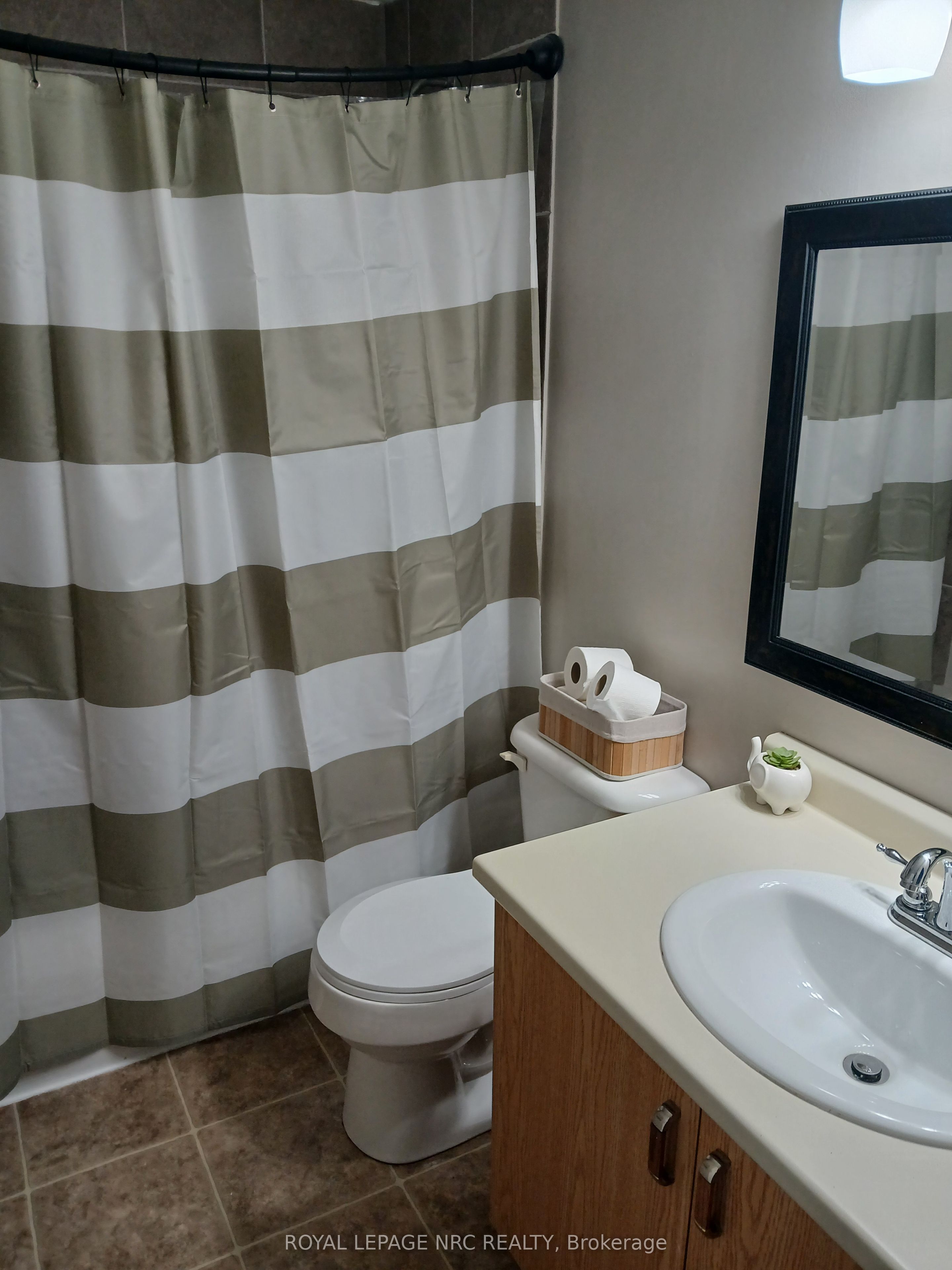 302 Vine Street 31 Property Photo 6