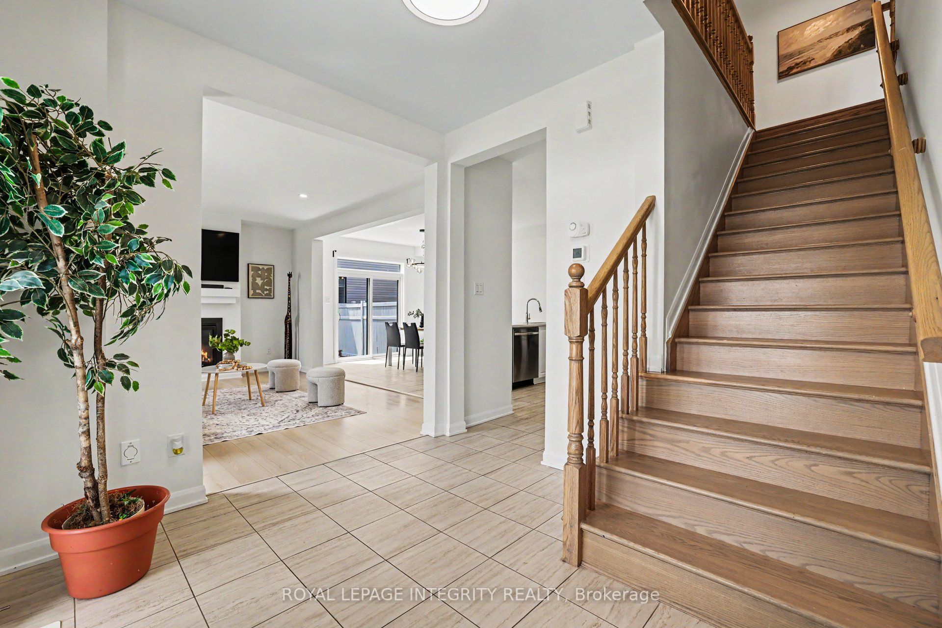 301 Cloyne Crescent Property Photo 10