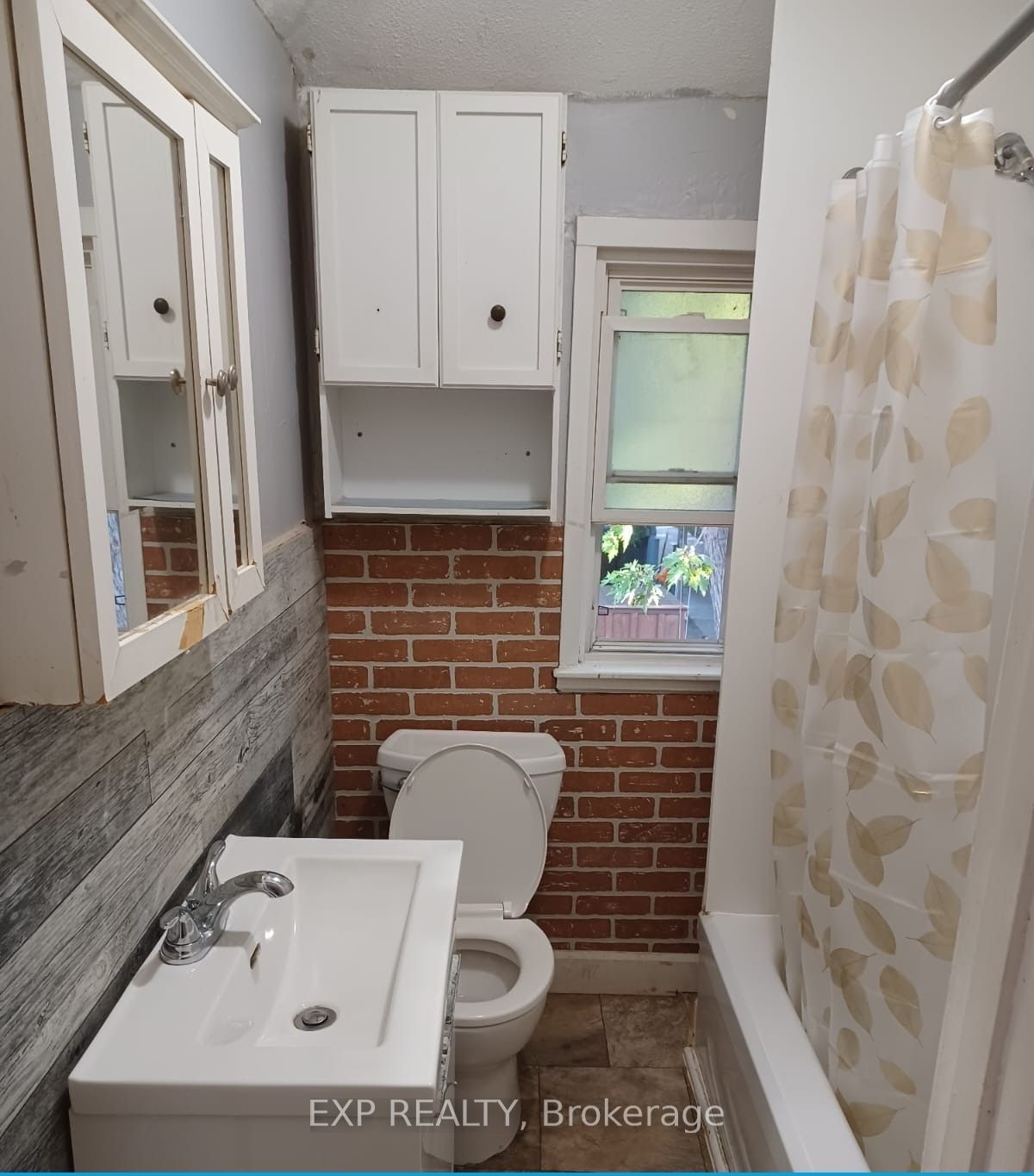 12 Mayflower Avenue Property Photo 6