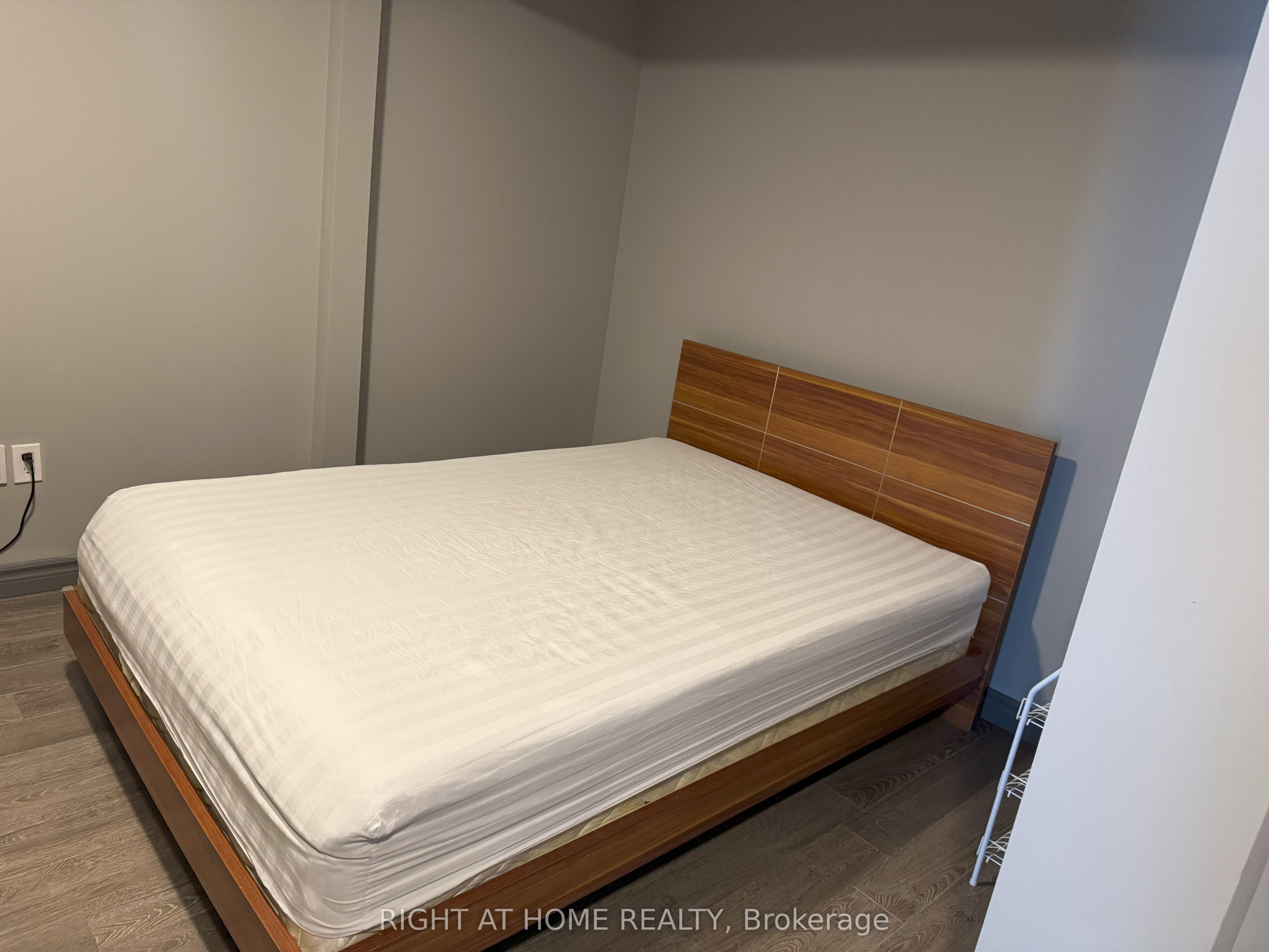 321 Spruce Street 501 Property Photo 8
