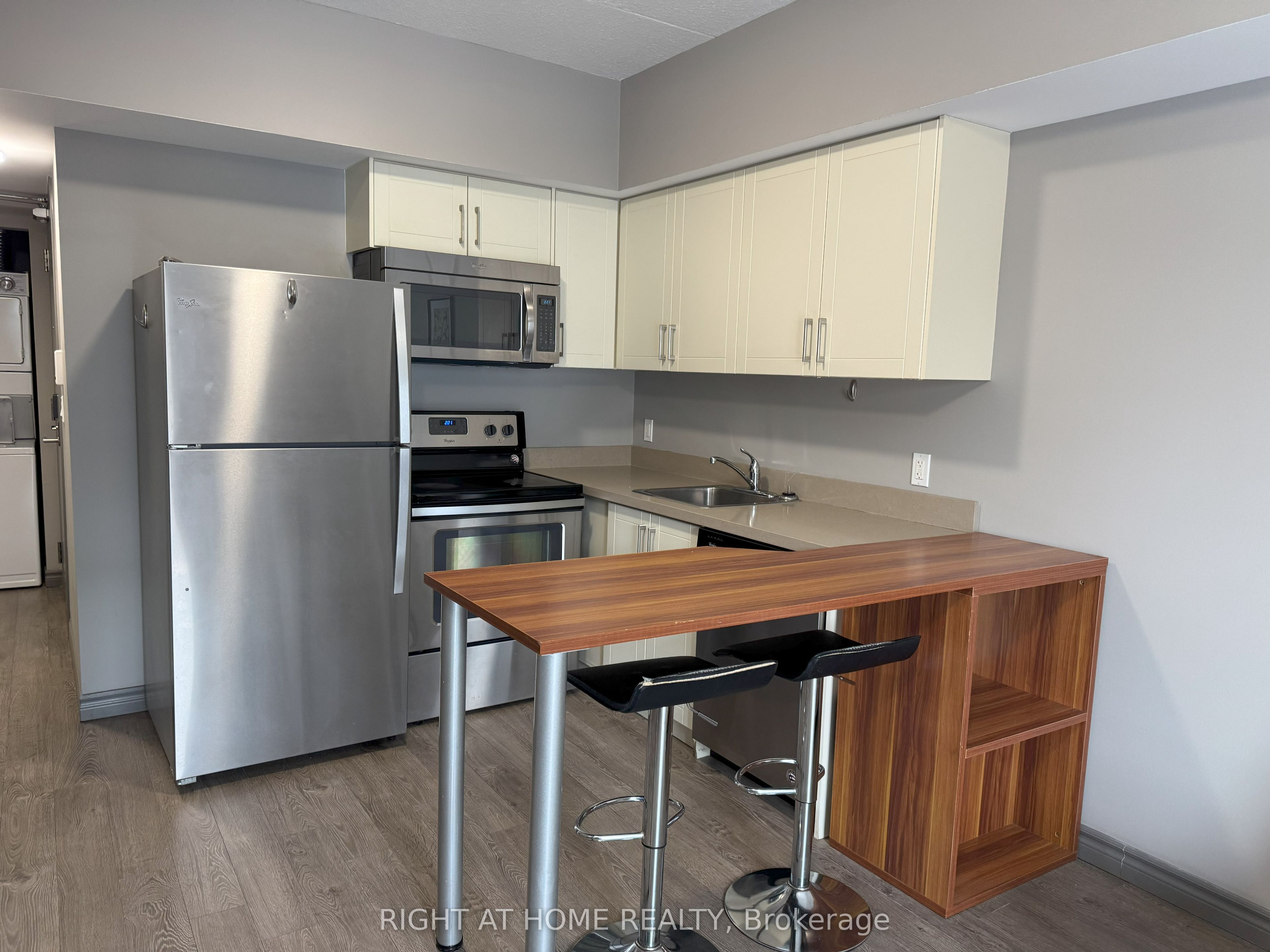 321 Spruce Street 501 Property Photo 13