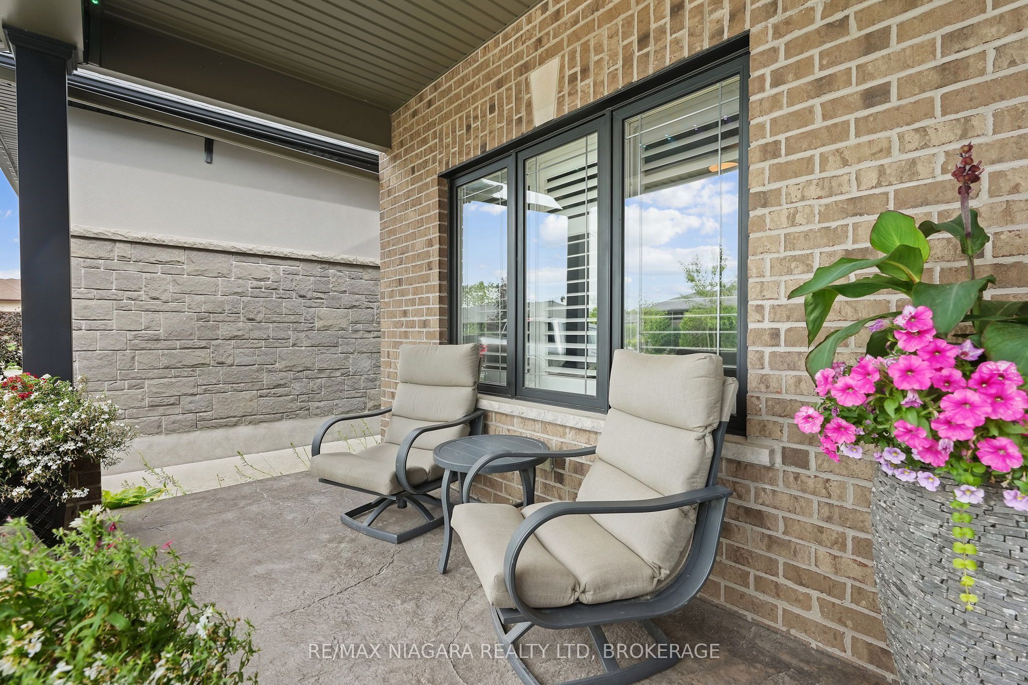 7245 Optimist Lane Property Photo 3