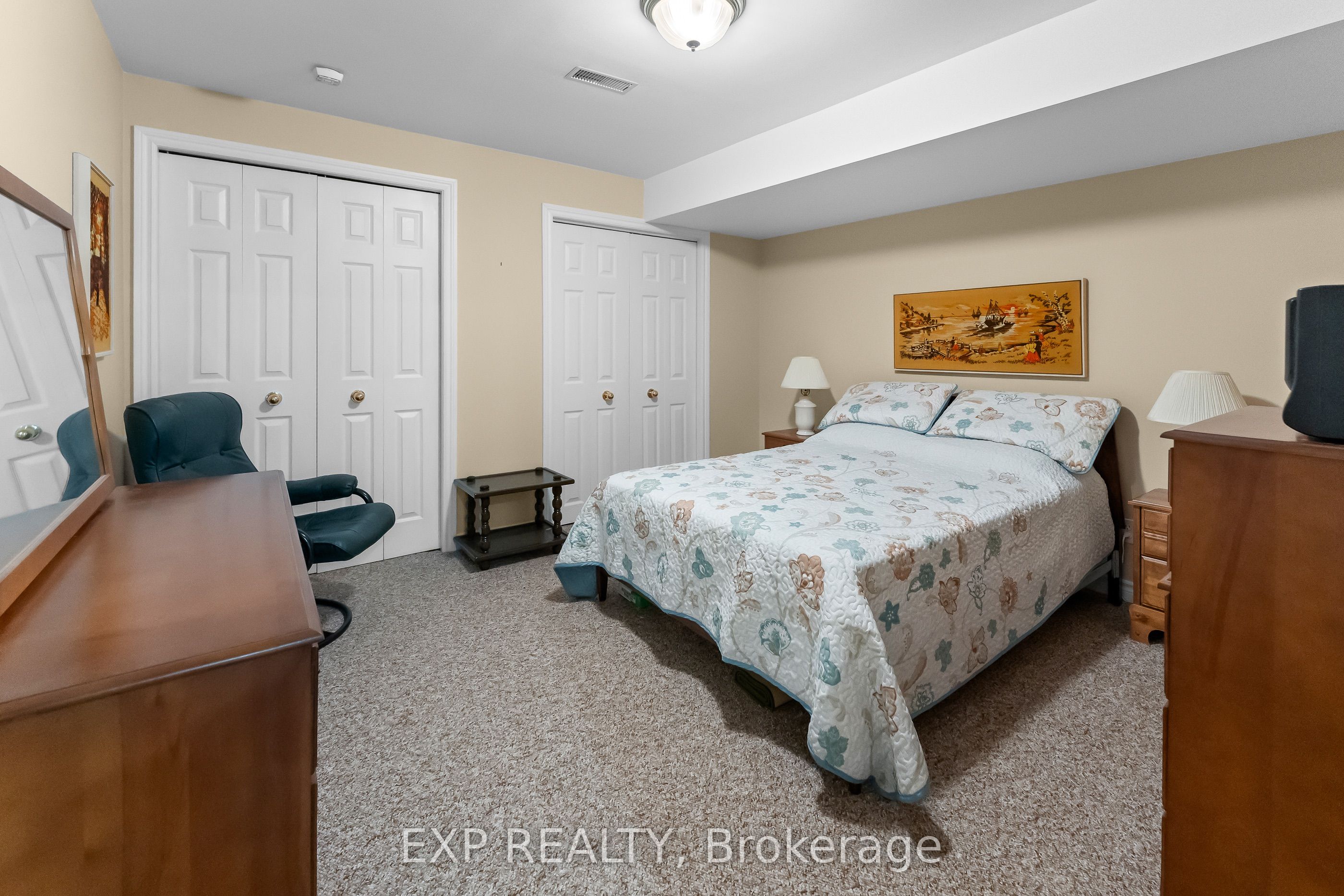9 Kinsman Court S Property Photo 33