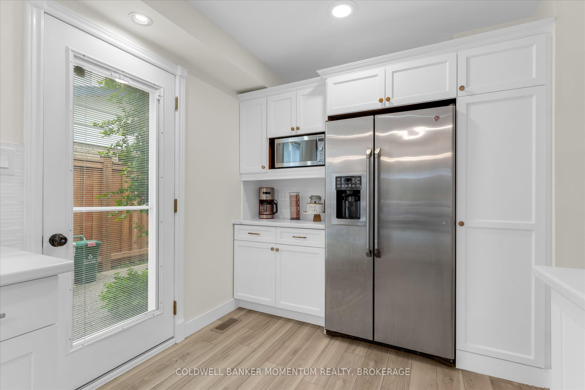 12 Woods End Property Photo 8