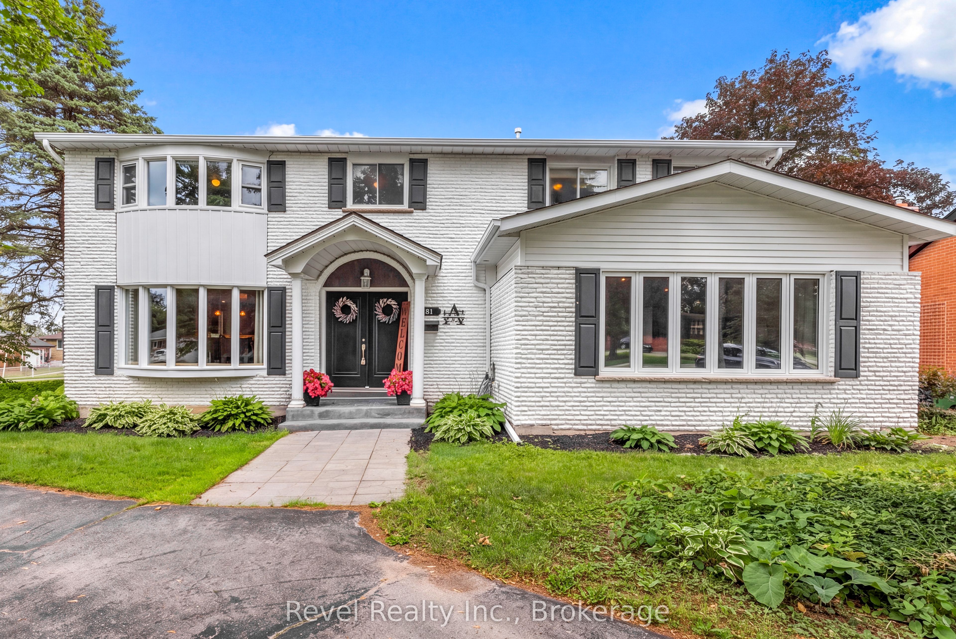 81 Sanderling Crescent Property Photo 1
