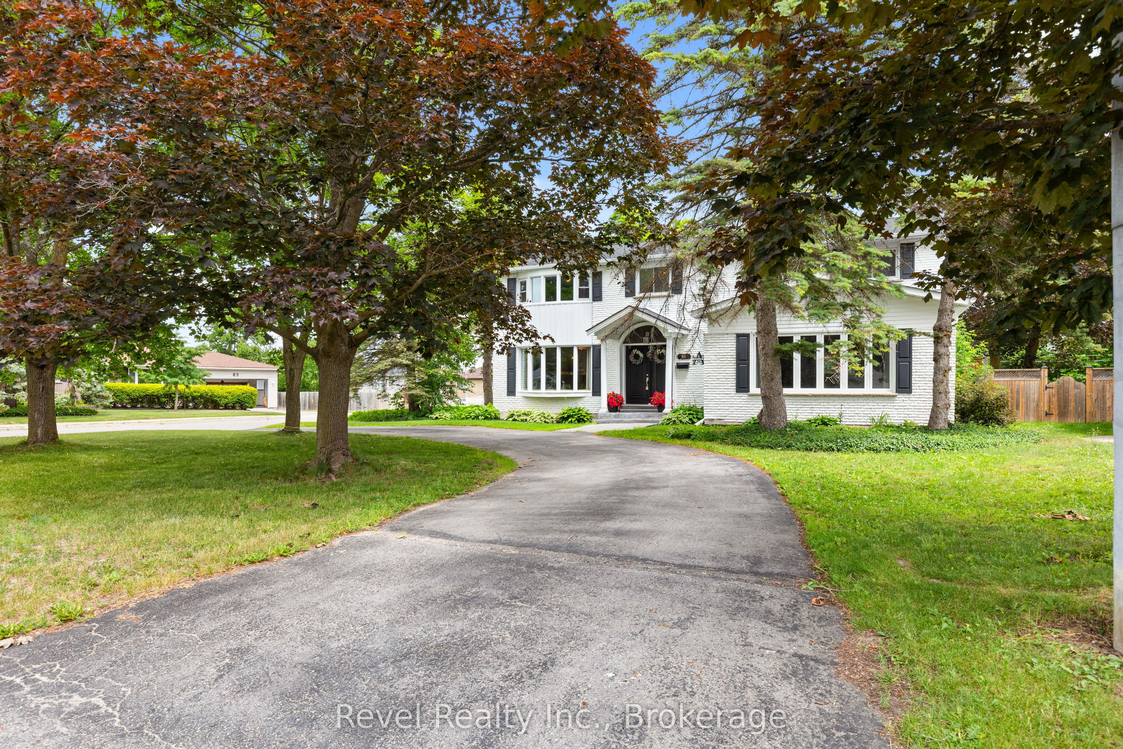 81 Sanderling Crescent Property Photo 3