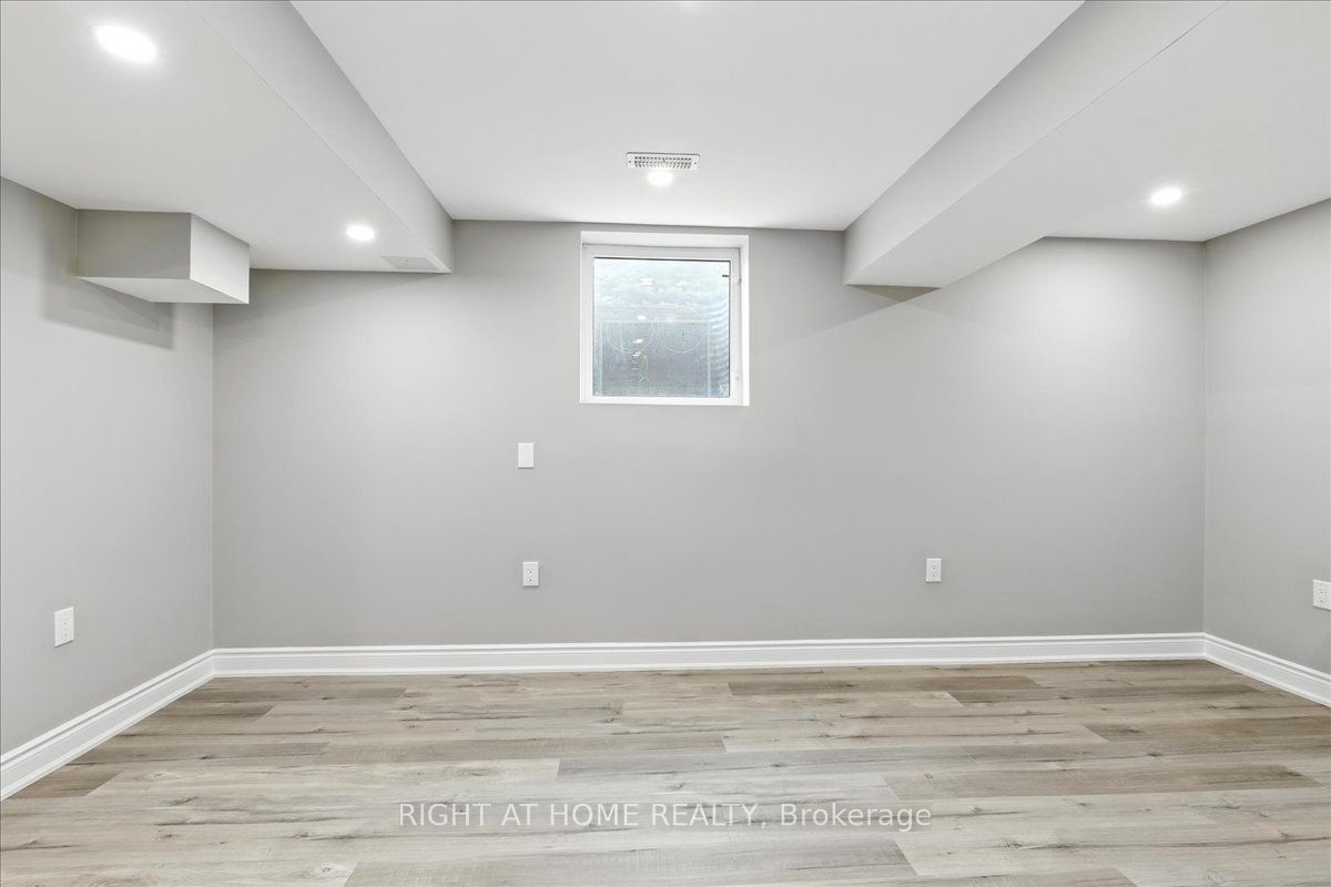 1 Lorilee Crescent Property Photo 5
