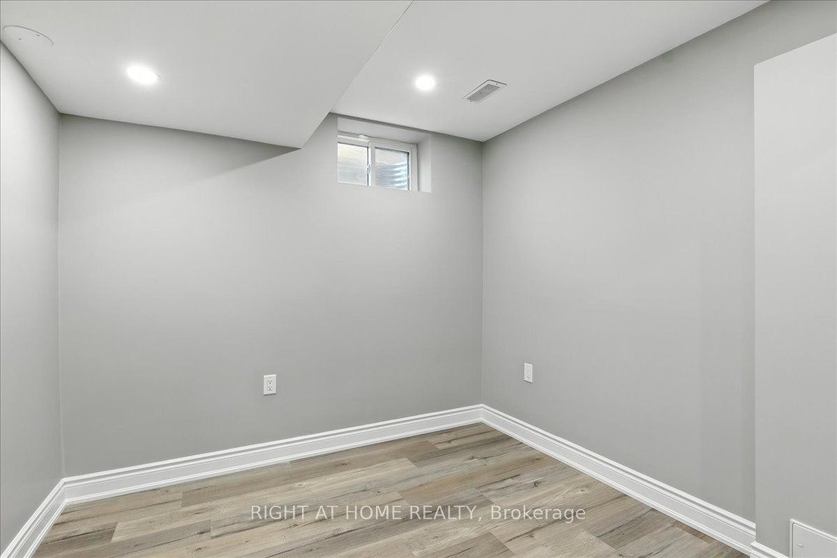 1 Lorilee Crescent Property Photo 9