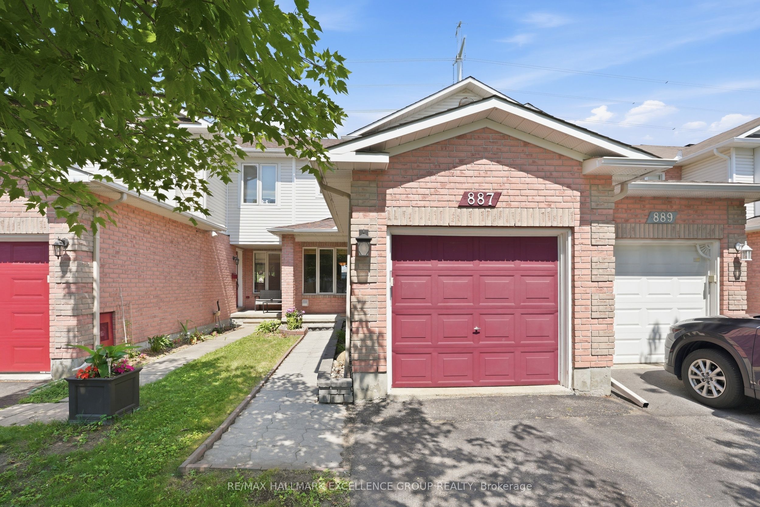 887 Nesting Way Property Photo 2
