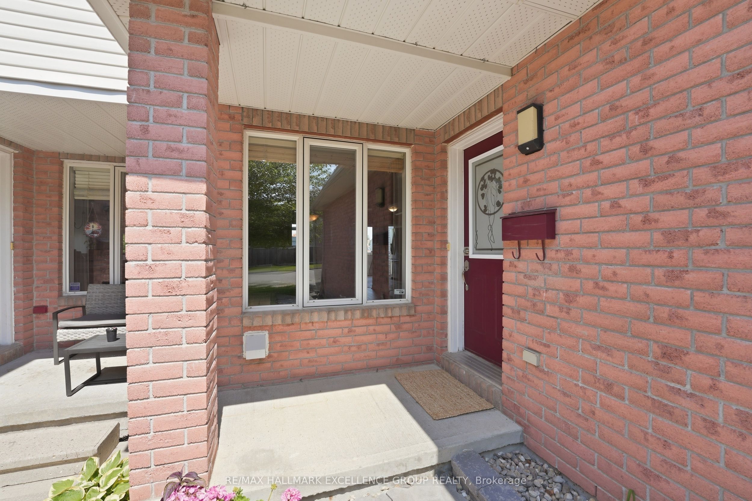 887 Nesting Way Property Photo 3
