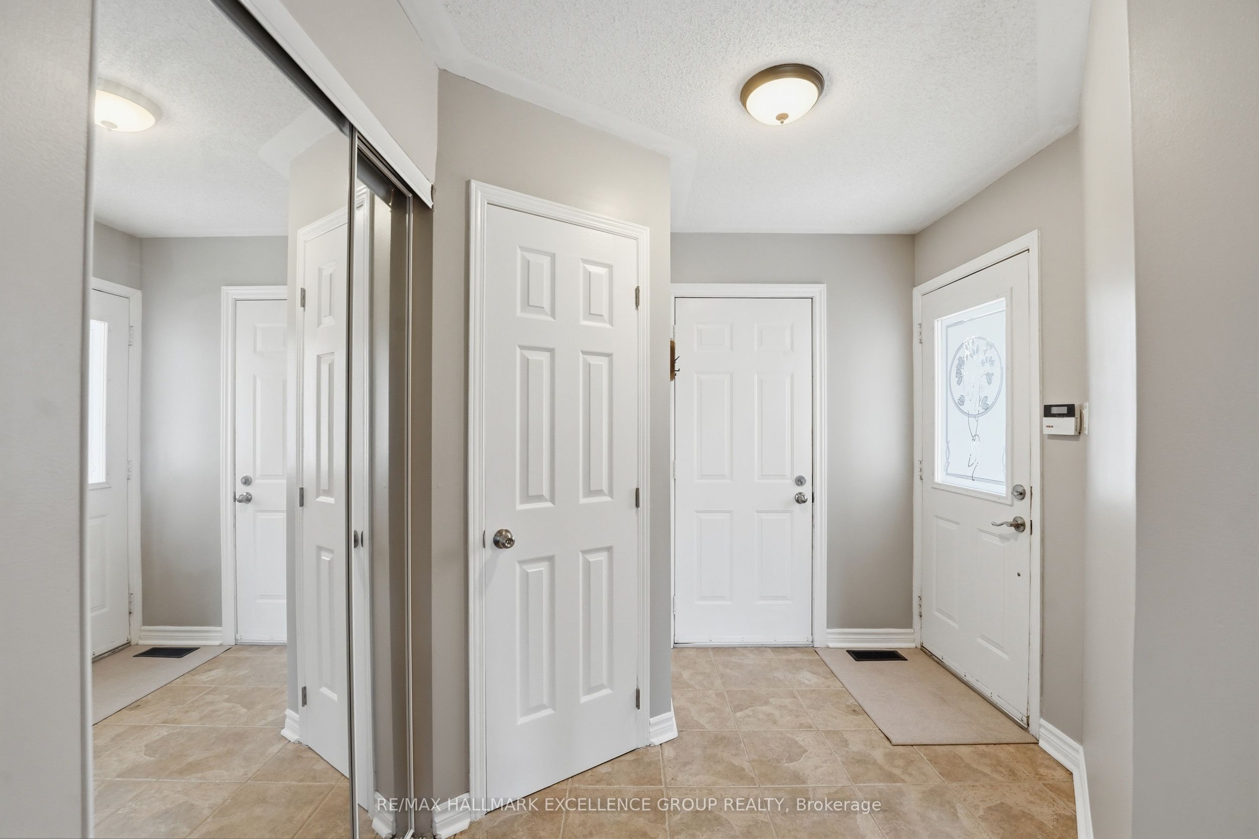 887 Nesting Way Property Photo 4