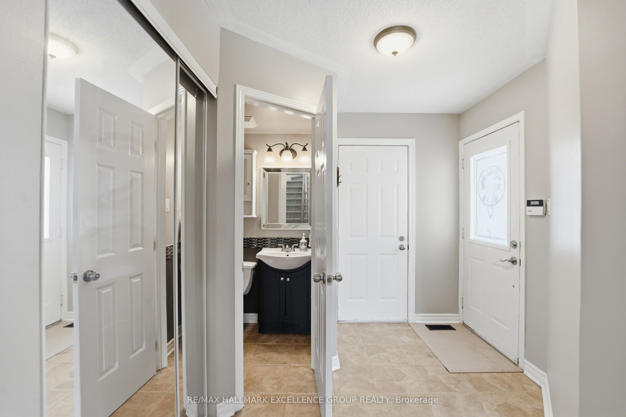 887 Nesting Way Property Photo 5