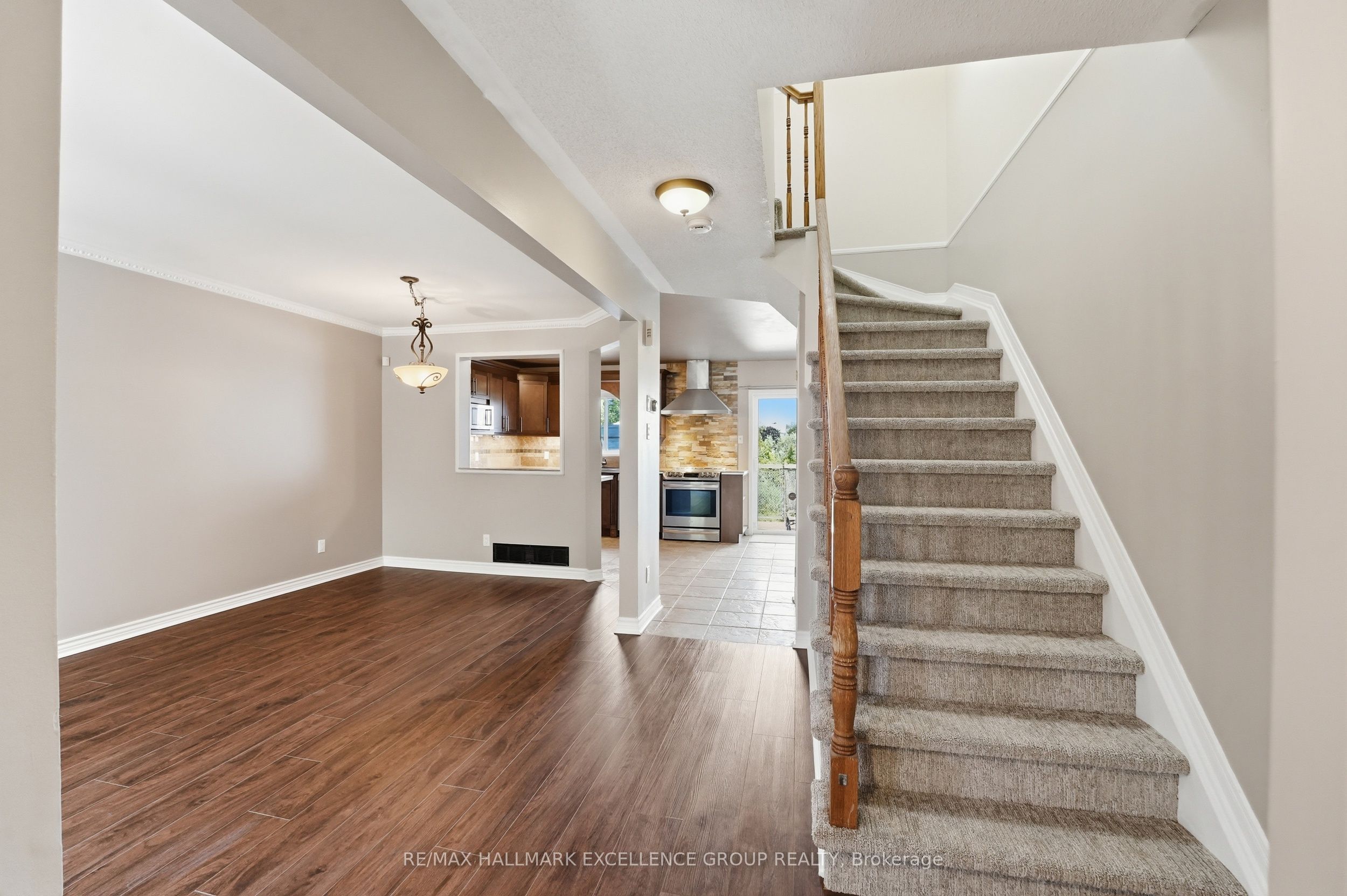 887 Nesting Way Property Photo 7