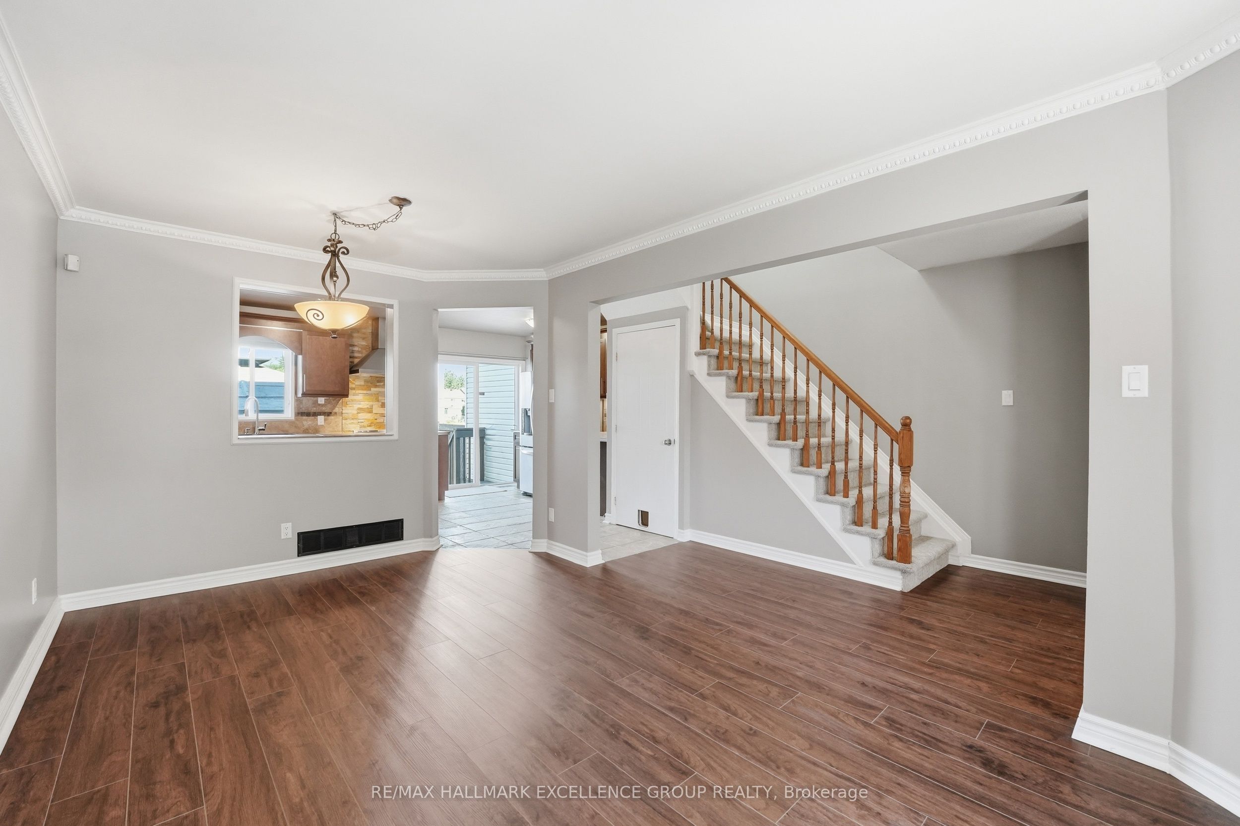 887 Nesting Way Property Photo 12