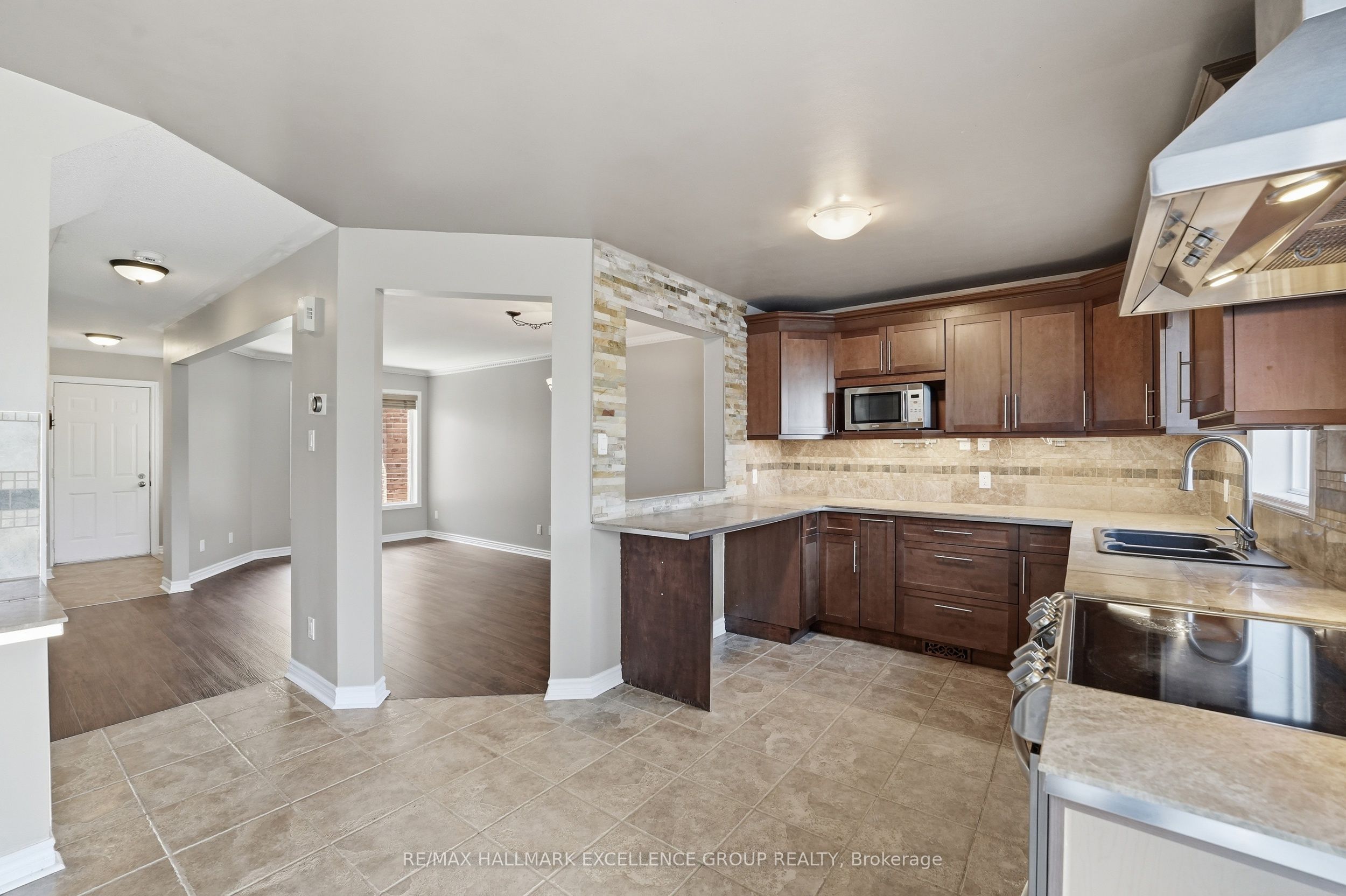 887 Nesting Way Property Photo 18
