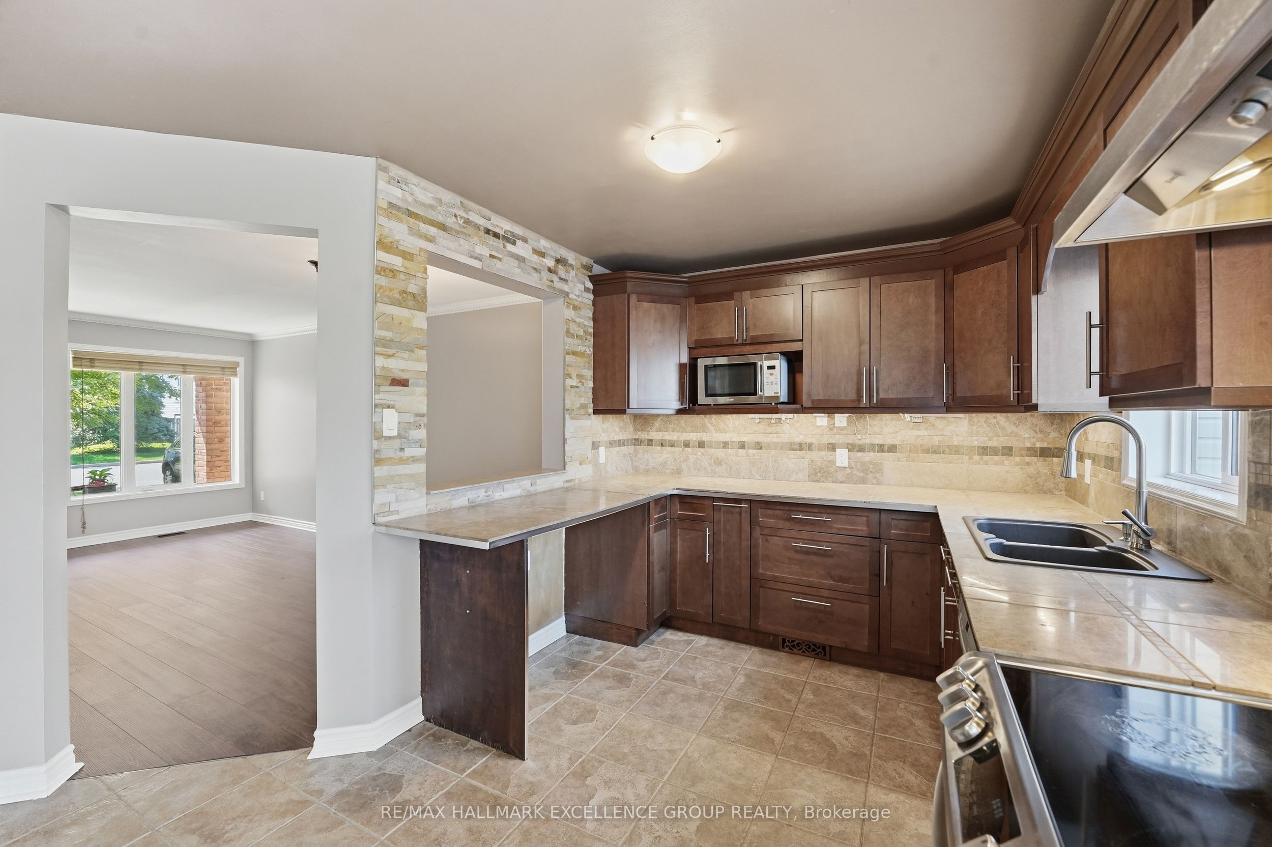887 Nesting Way Property Photo 21