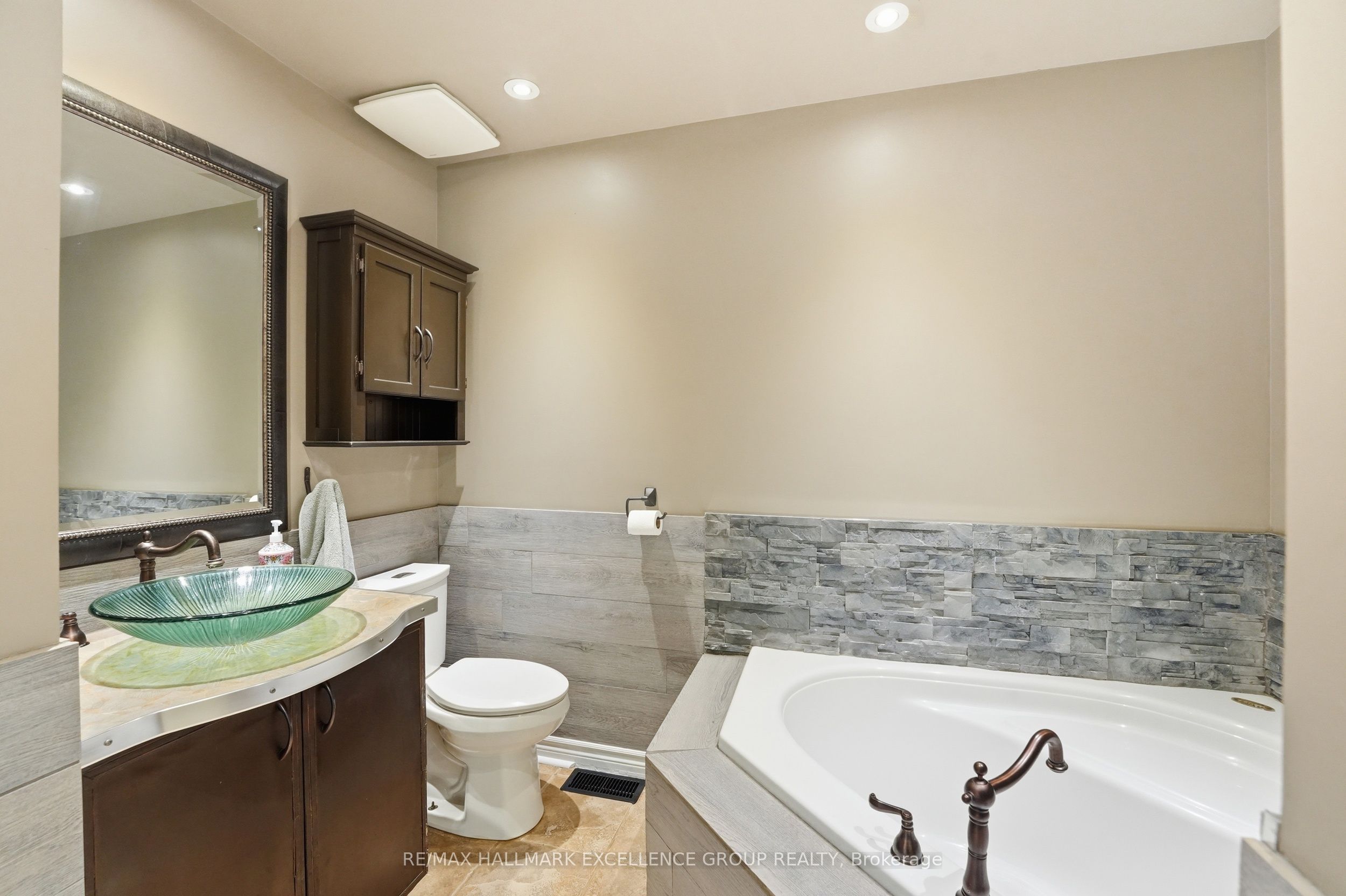 887 Nesting Way Property Photo 33