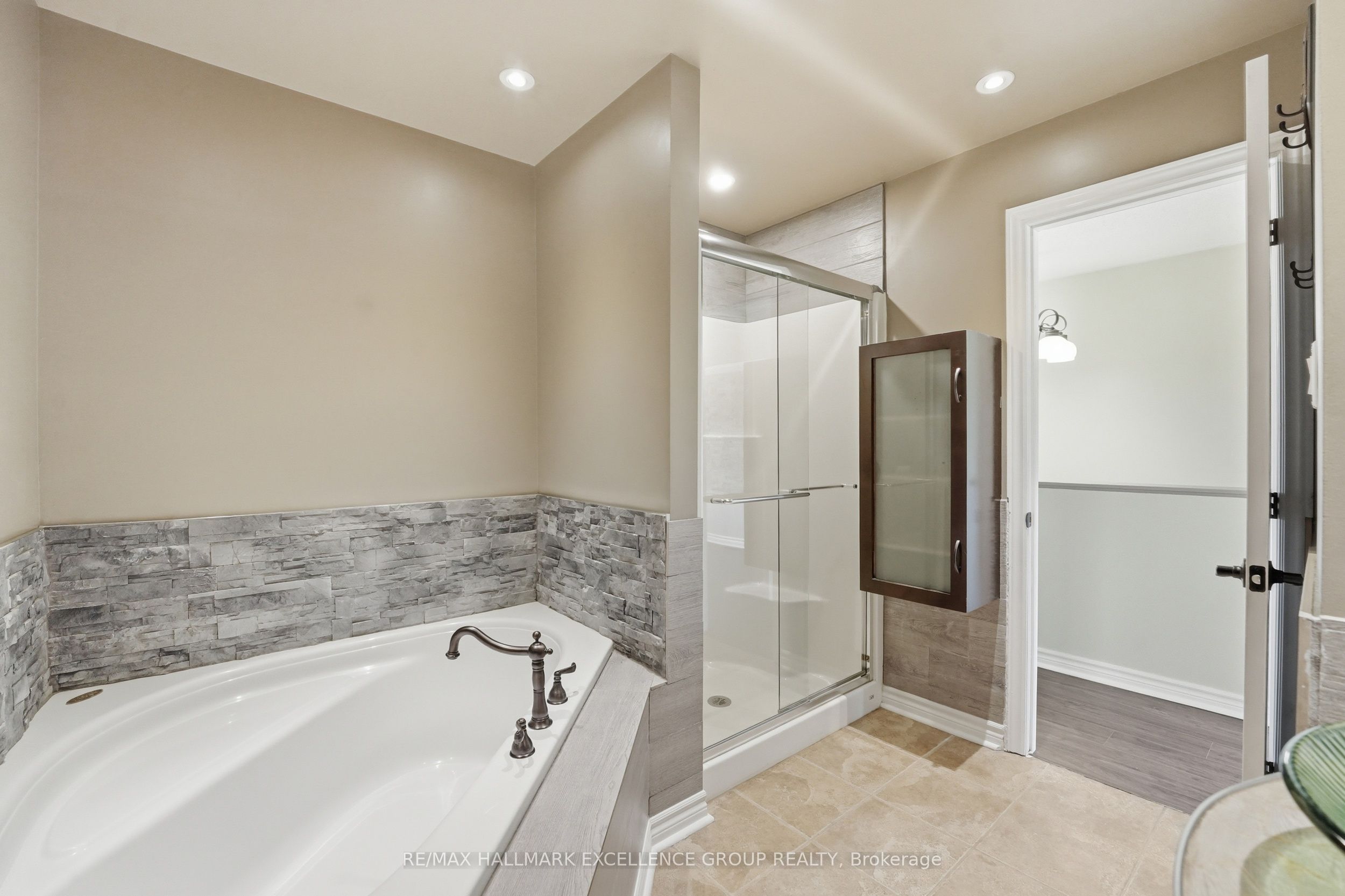 887 Nesting Way Property Photo 34