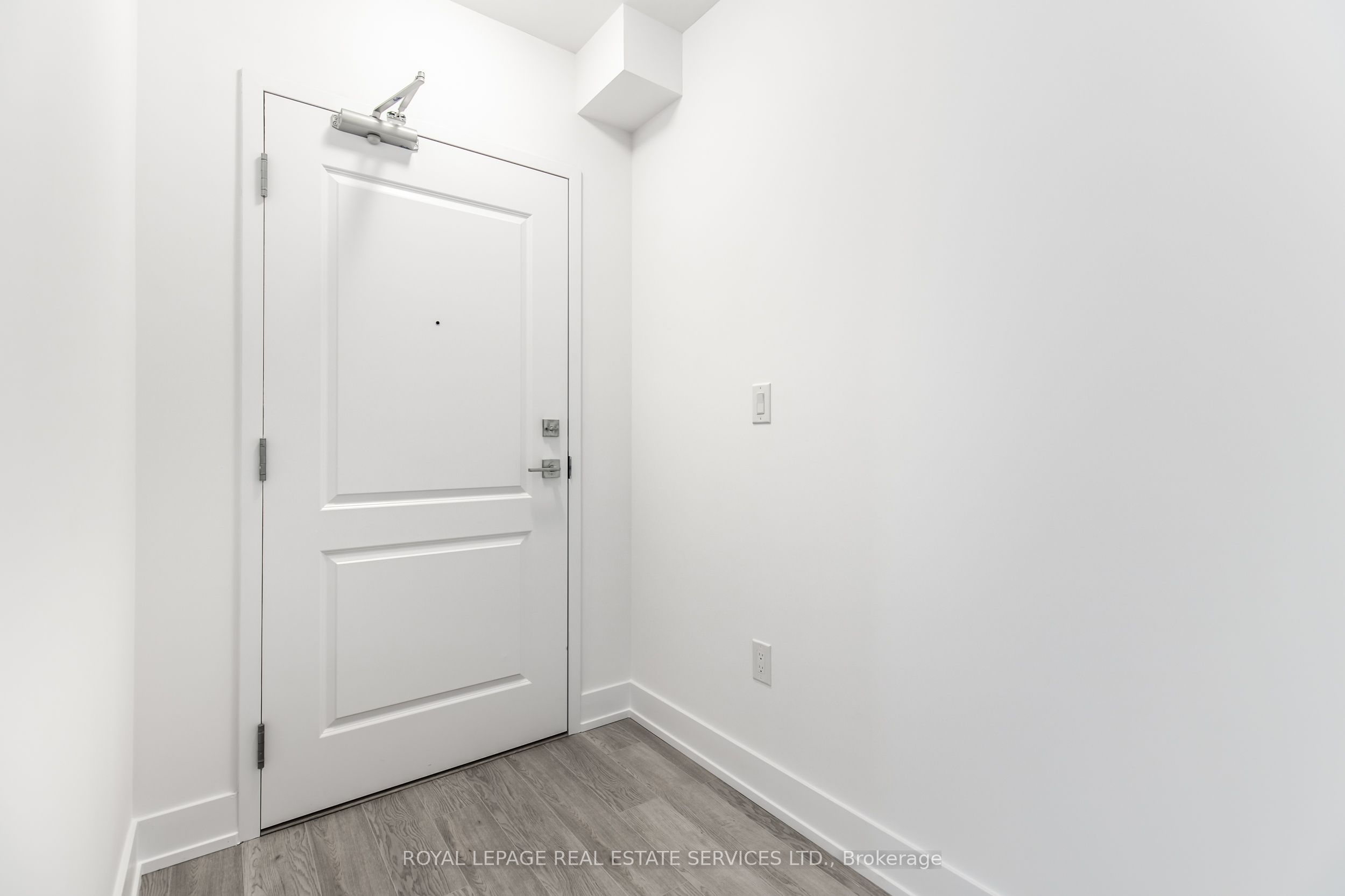 460 Dundas Street E 1205 Property Photo 4