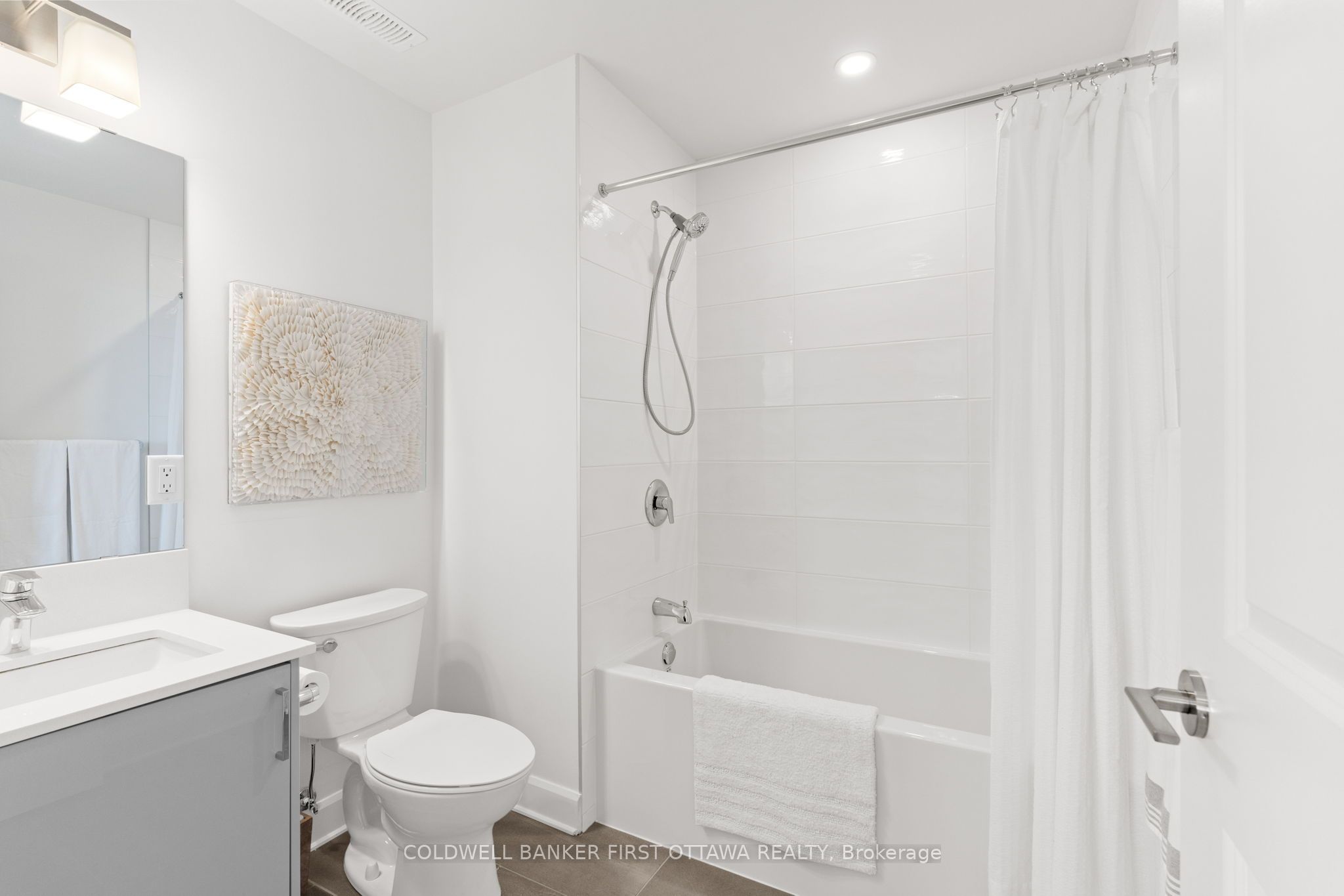 655 Wanaki Road 104 Property Photo 8