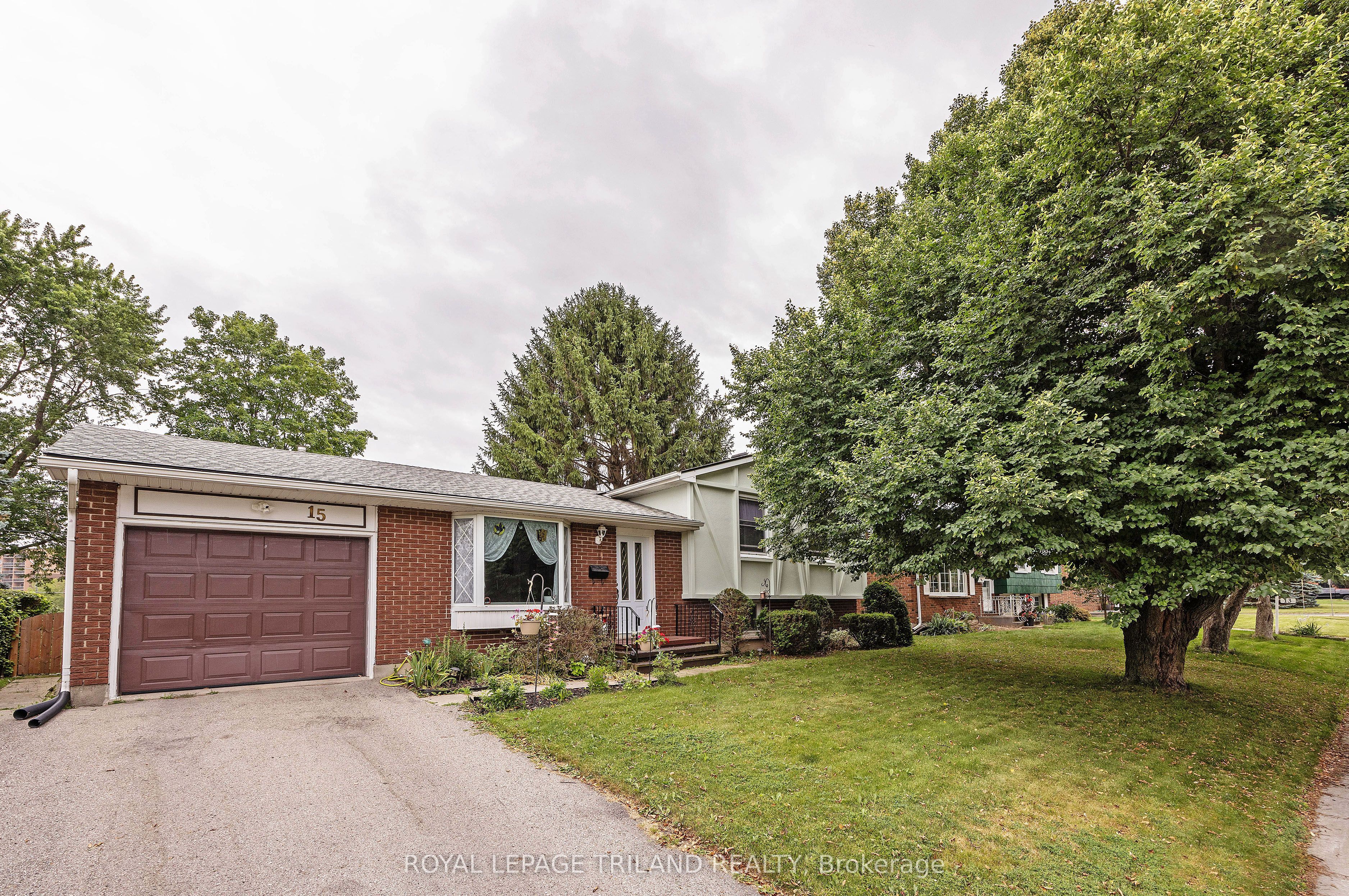 15 Confederation Drive Property Photo 1