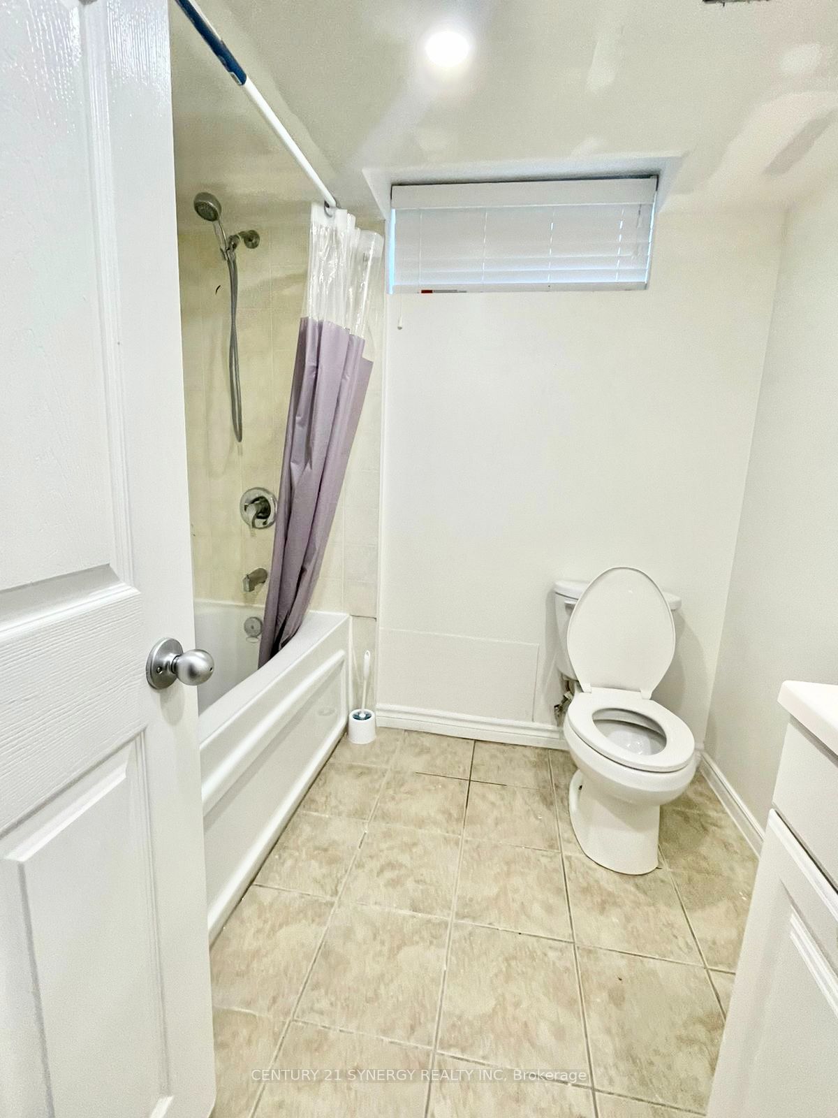 275 Toll Gate Boulevard Lower Property Photo 5