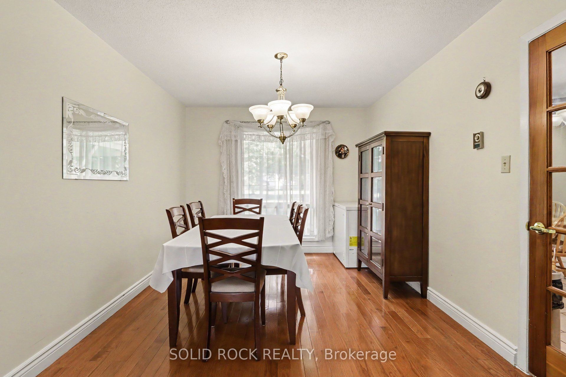220 Highfield Crescent Property Photo 11