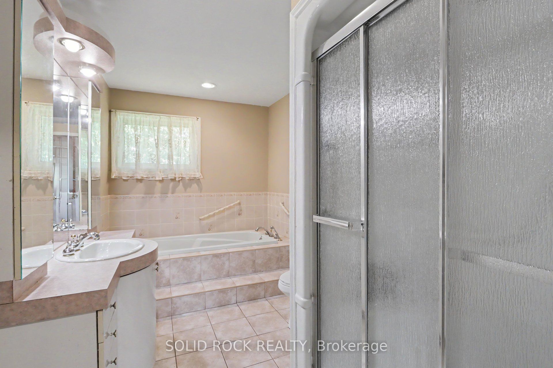220 Highfield Crescent Property Photo 19