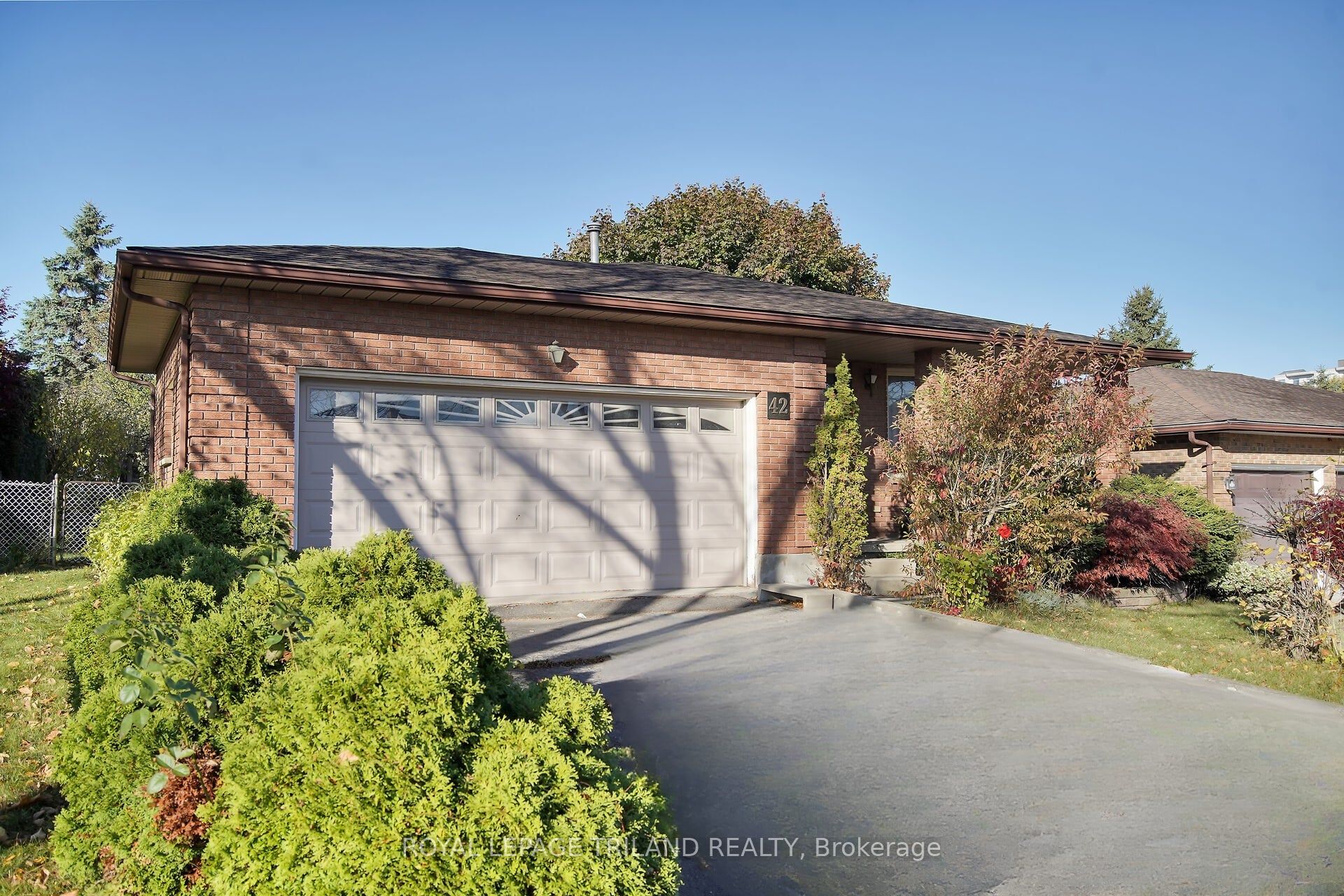 42 Applegreen Grove Property Photo 1