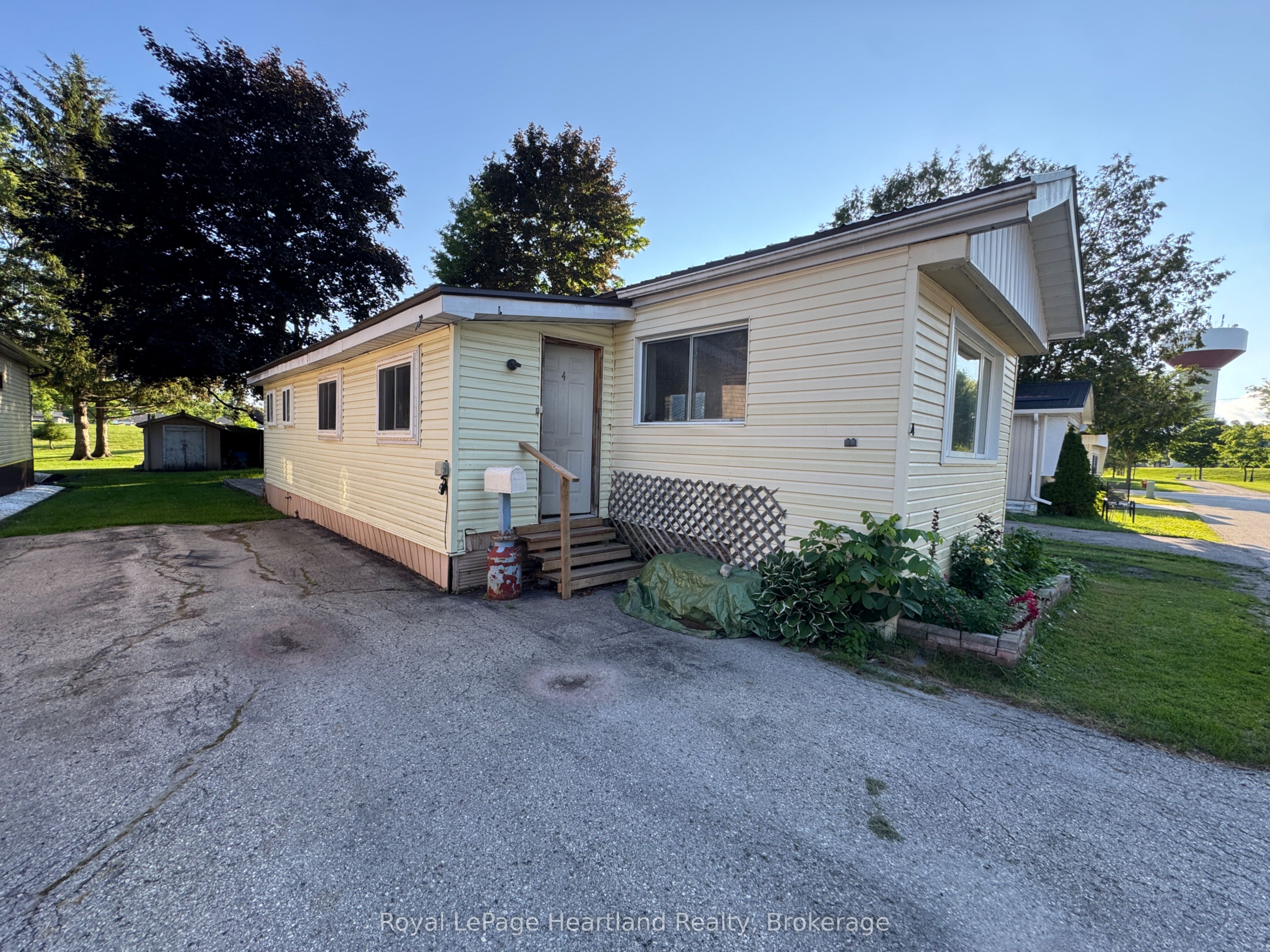 4 Trailer Park Road Property Photo 1