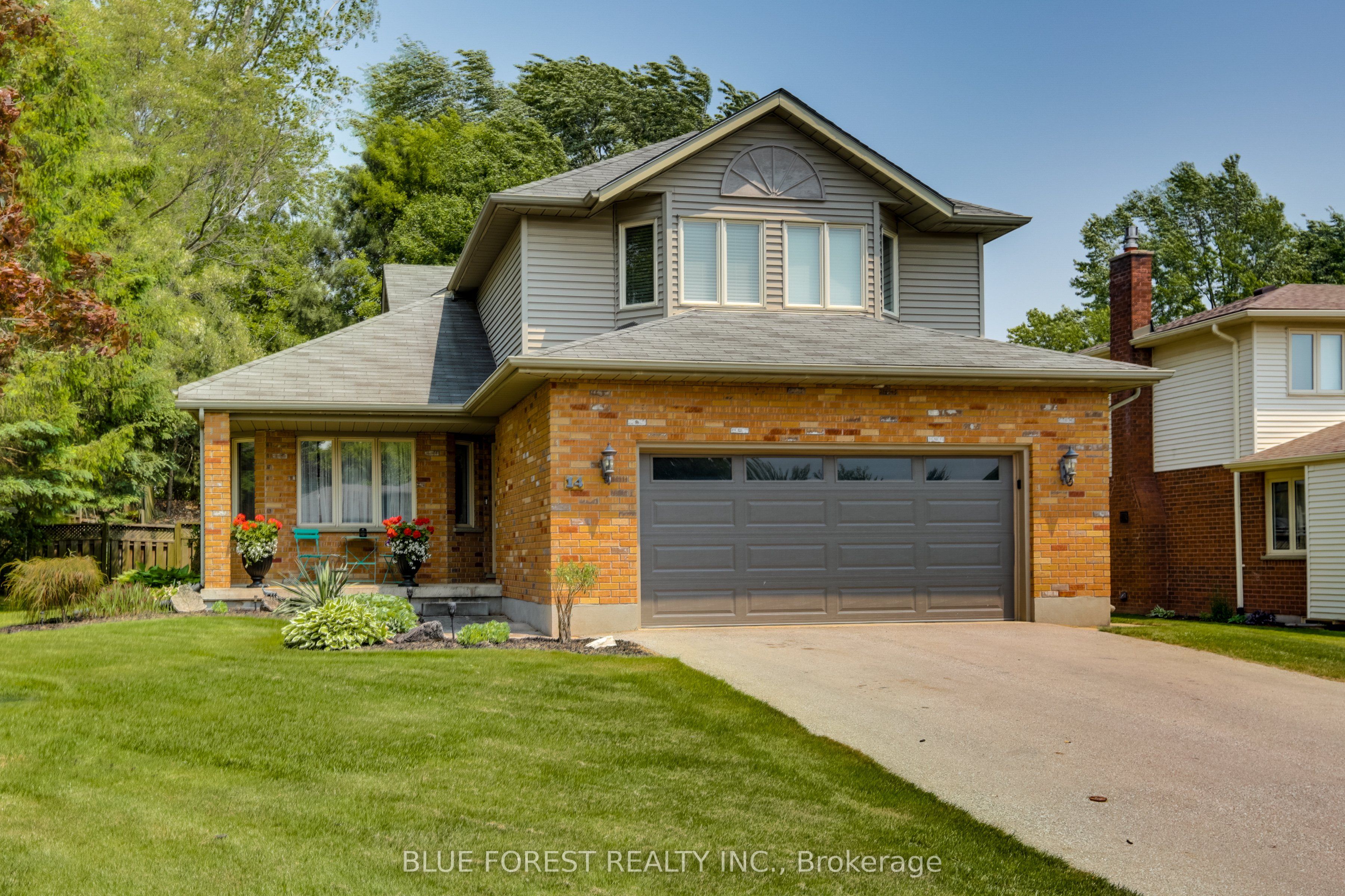 14 Eric Drive Property Photo 1
