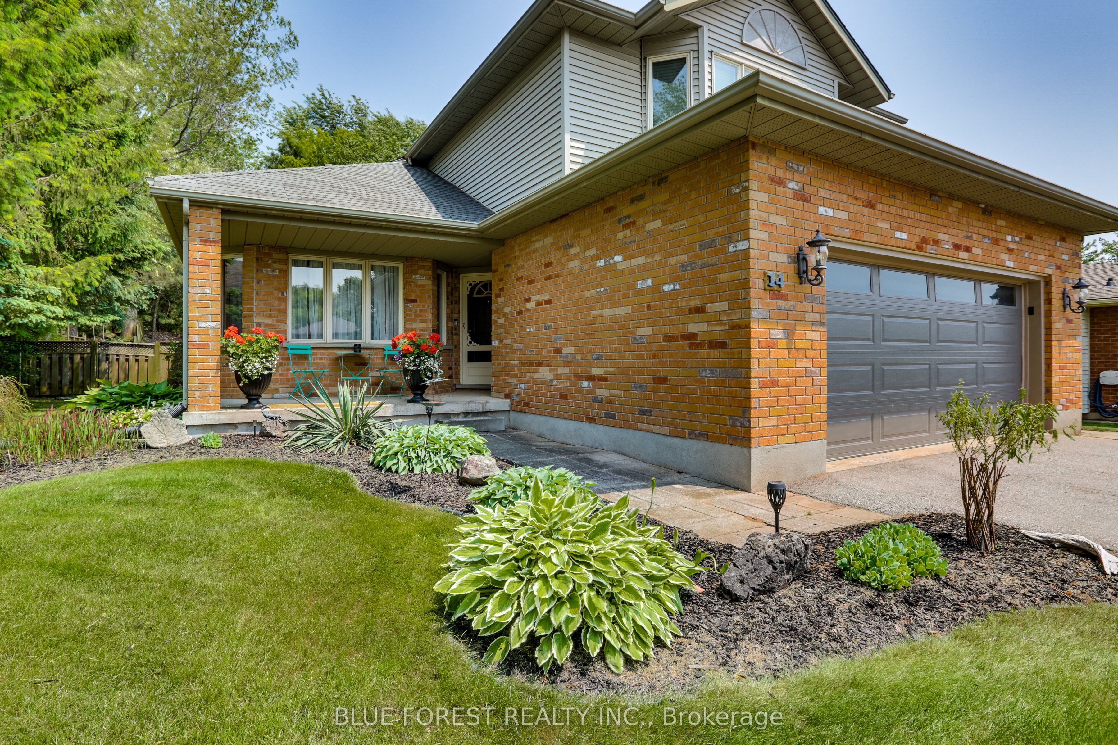 14 Eric Drive Property Photo 2
