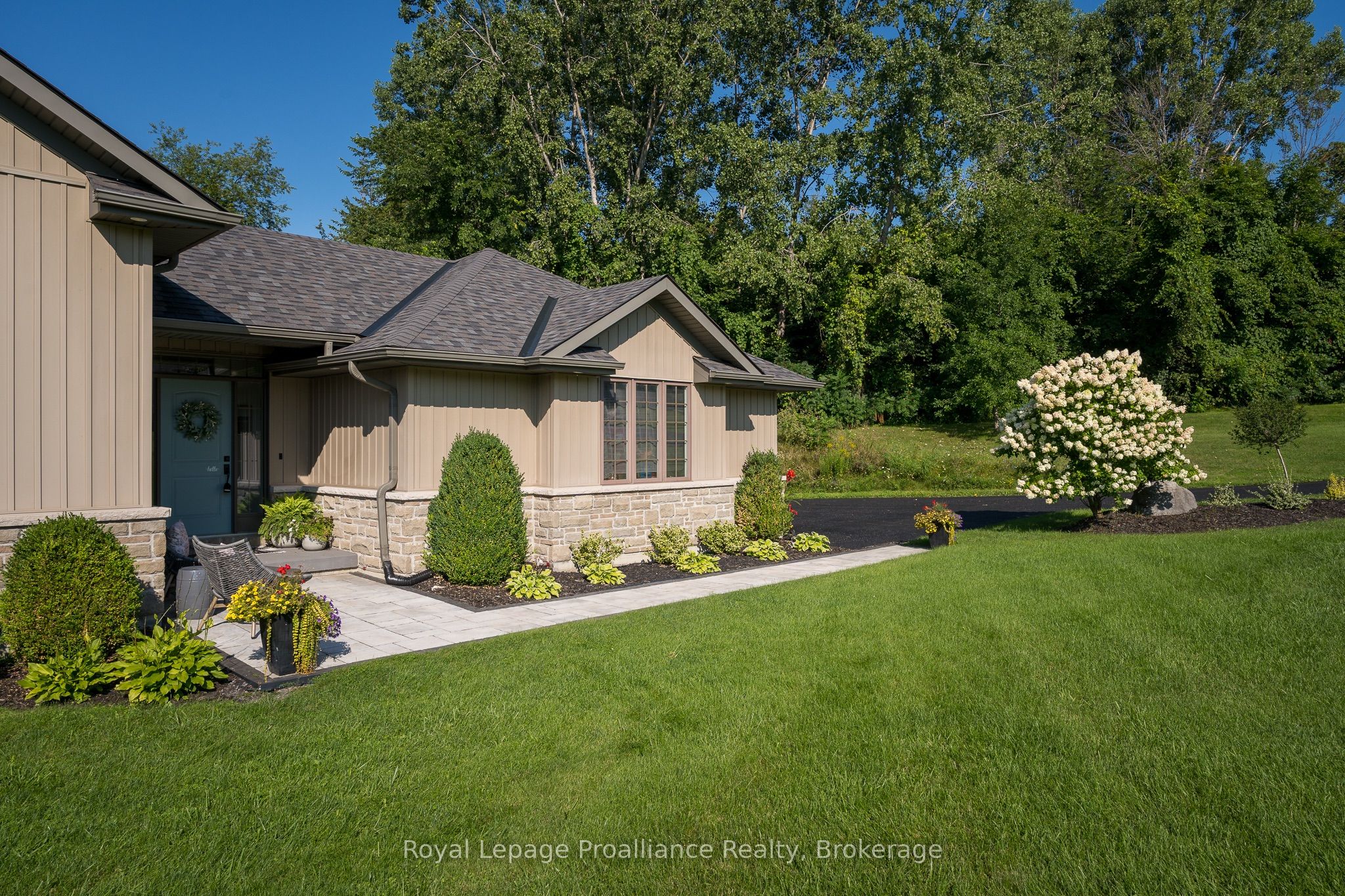 47 Windwhisper Drive Property Photo 3
