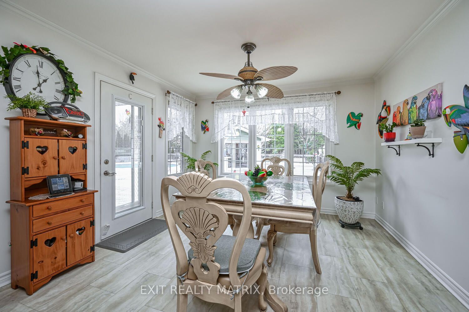 2573 Mitchell Street Property Photo 10
