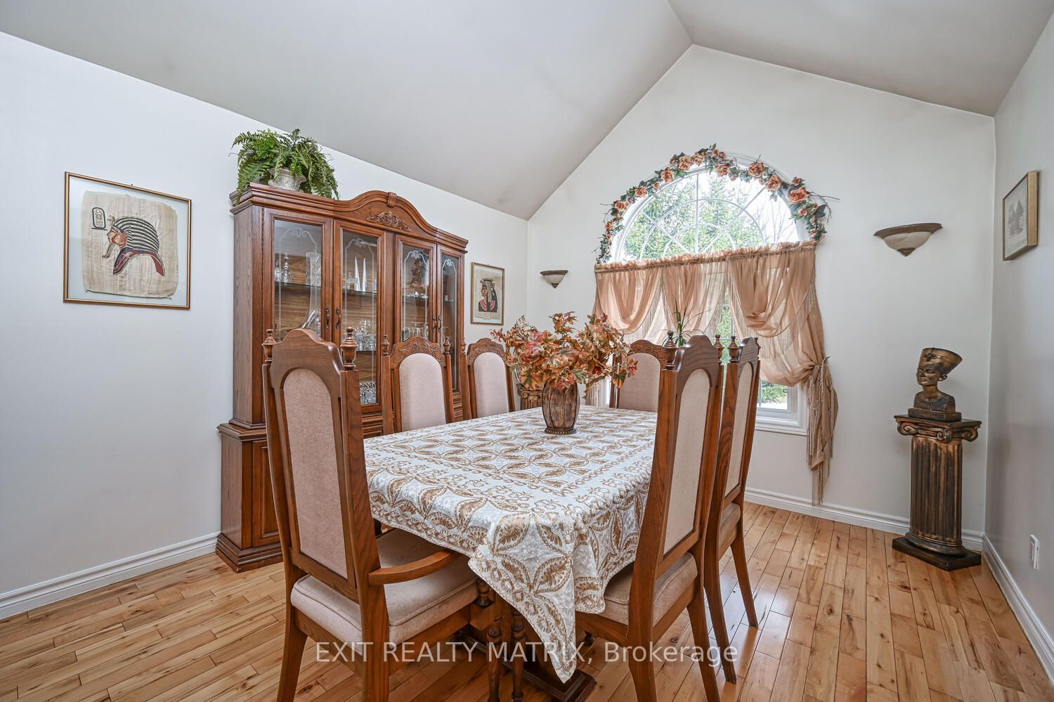 2573 Mitchell Street Property Photo 12