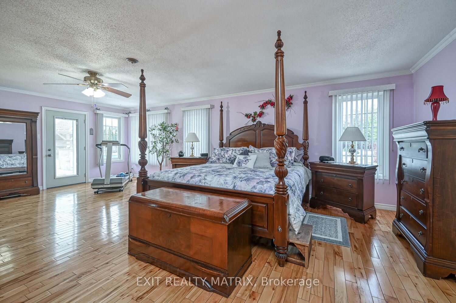 2573 Mitchell Street Property Photo 15