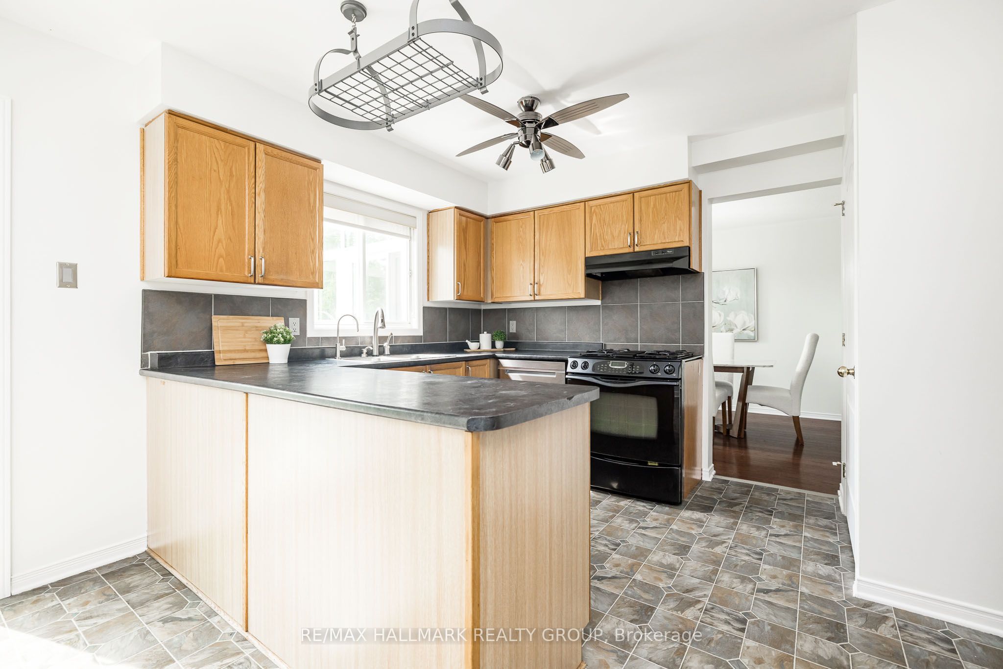 702 Maley Street Property Photo 12