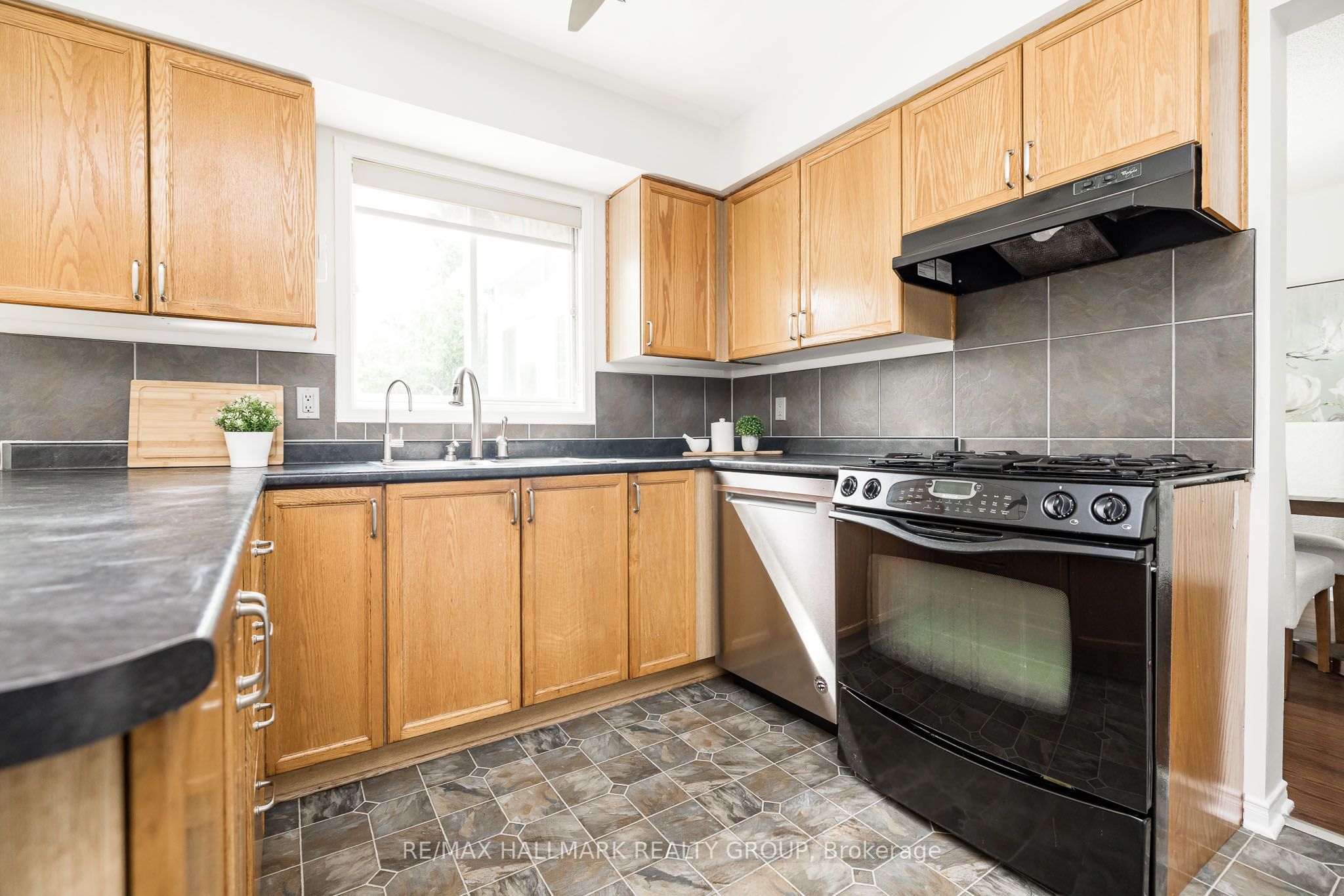 702 Maley Street Property Photo 13