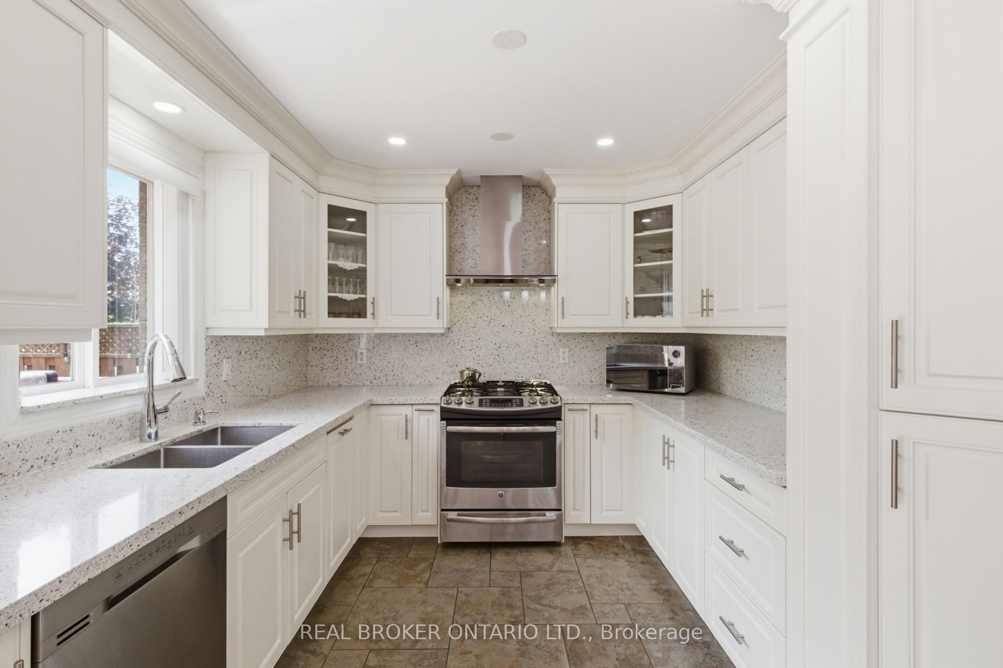 135 Blackburn Drive Property Photo 18