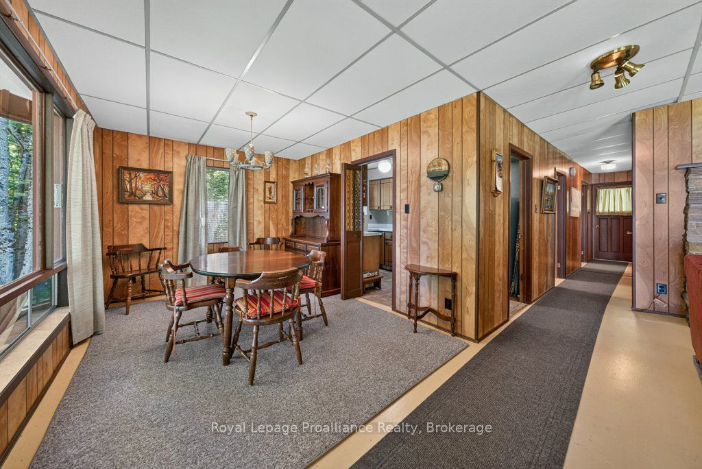 1185 Hughes Landing Road Property Photo 8
